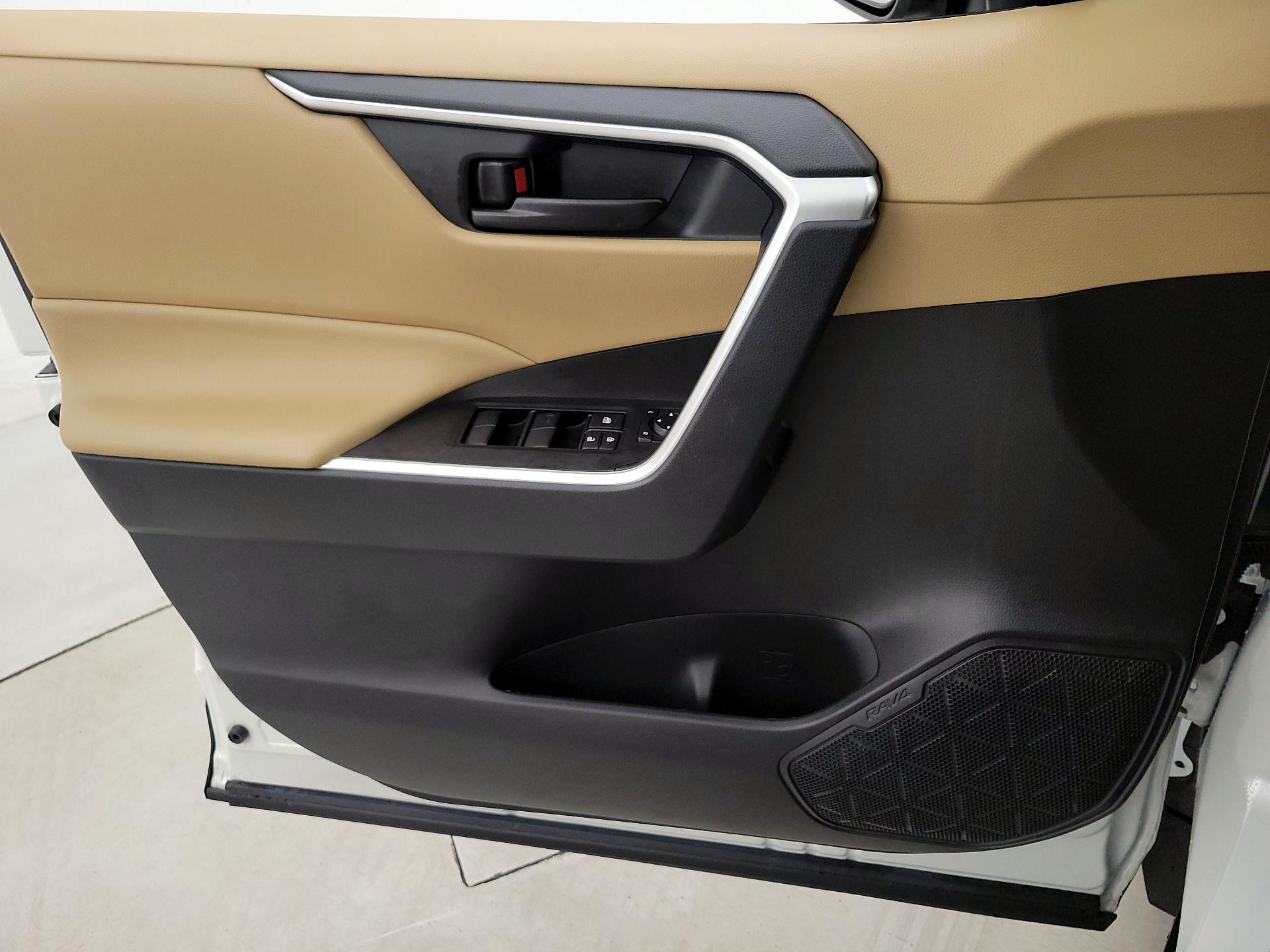 Thumbnail: 2023 Toyota RAV4 - 12