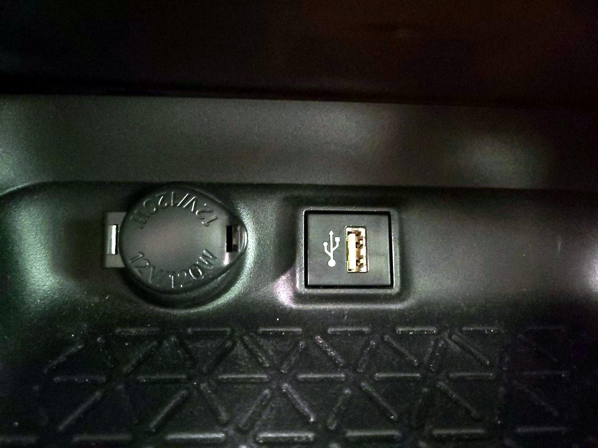 Thumbnail: 2023 Toyota RAV4 - 18