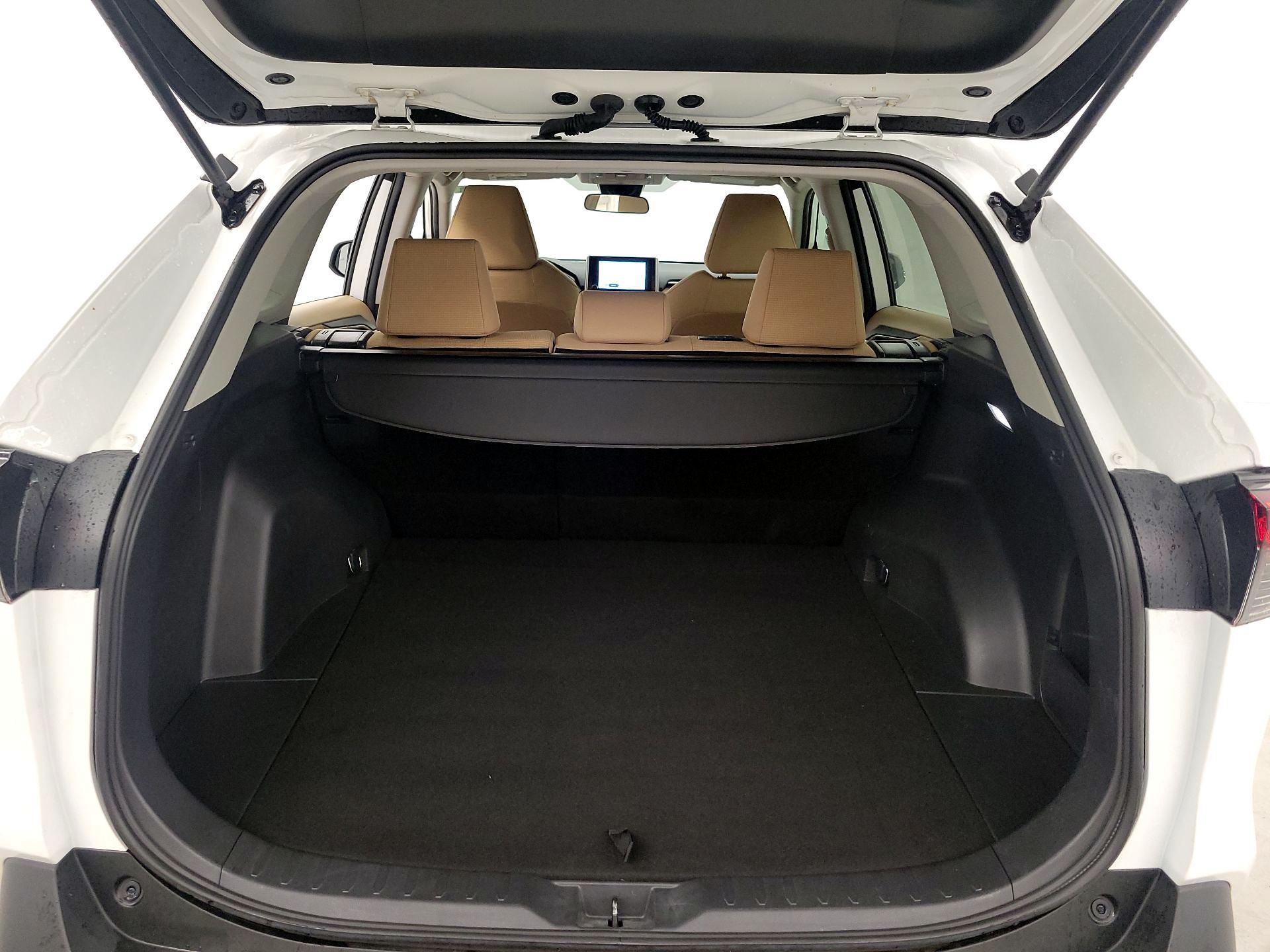 Thumbnail: 2023 Toyota RAV4 - 20