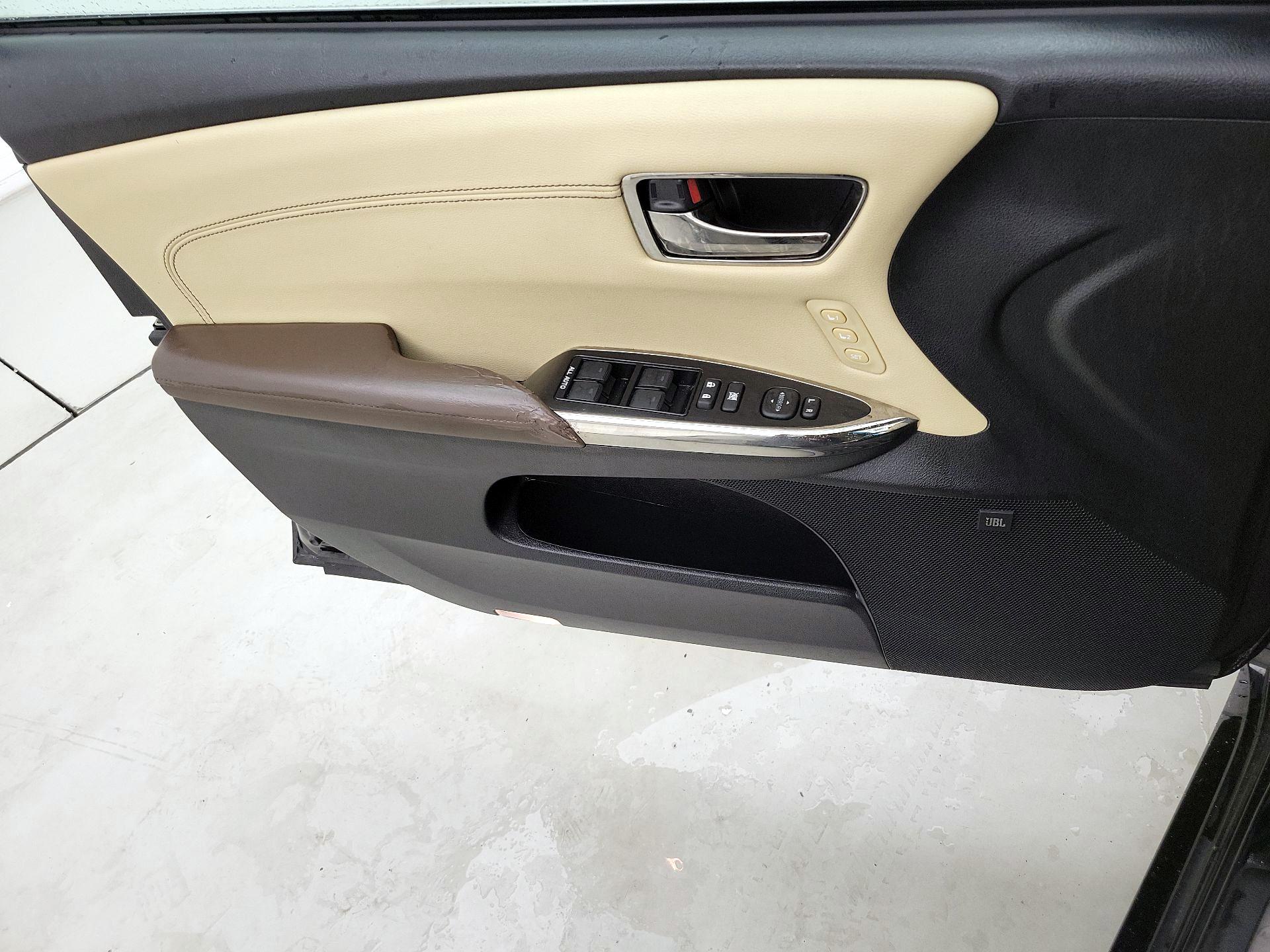 Thumbnail: 2016 Toyota Avalon - 12