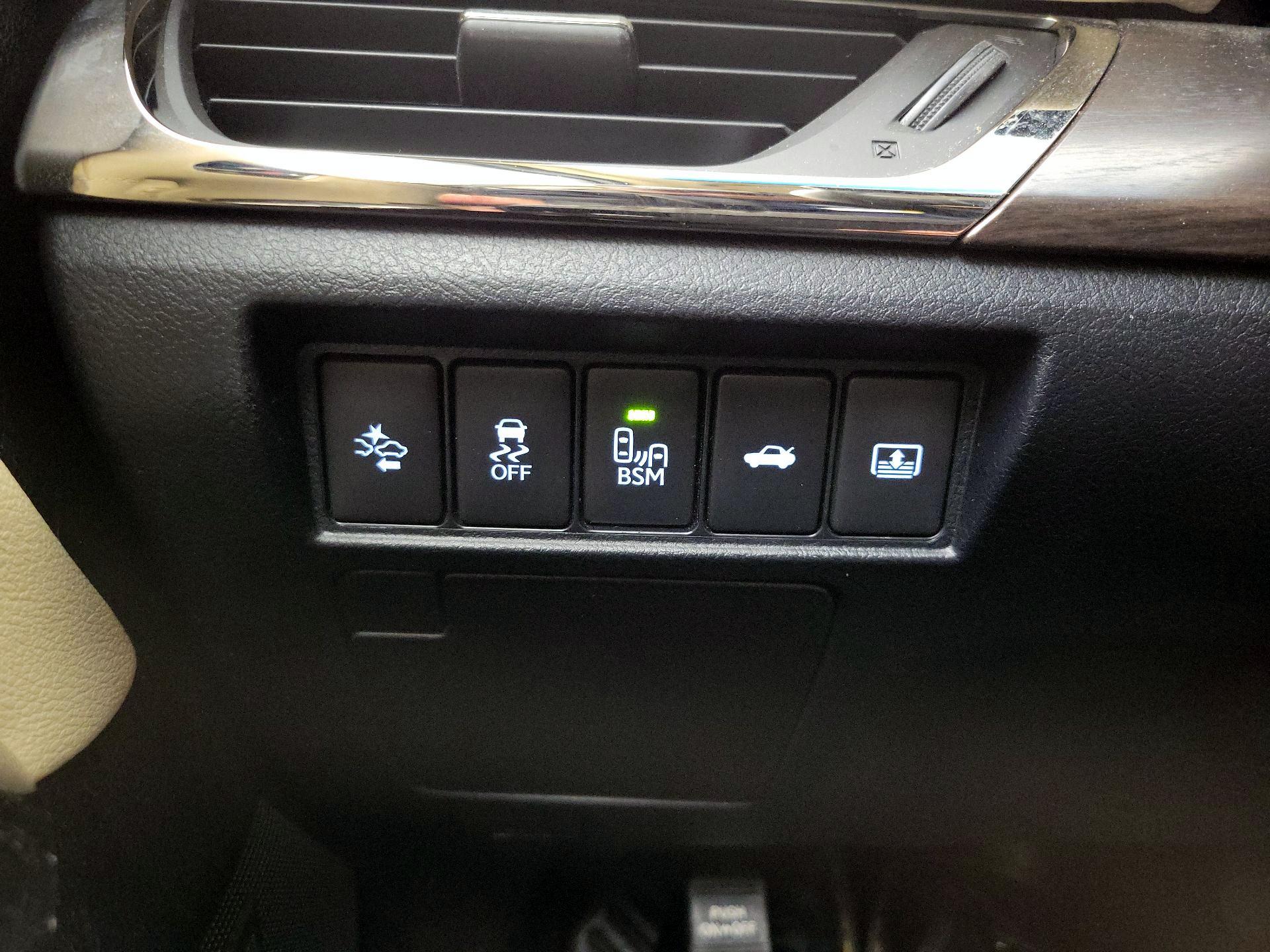 Thumbnail: 2016 Toyota Avalon - 13