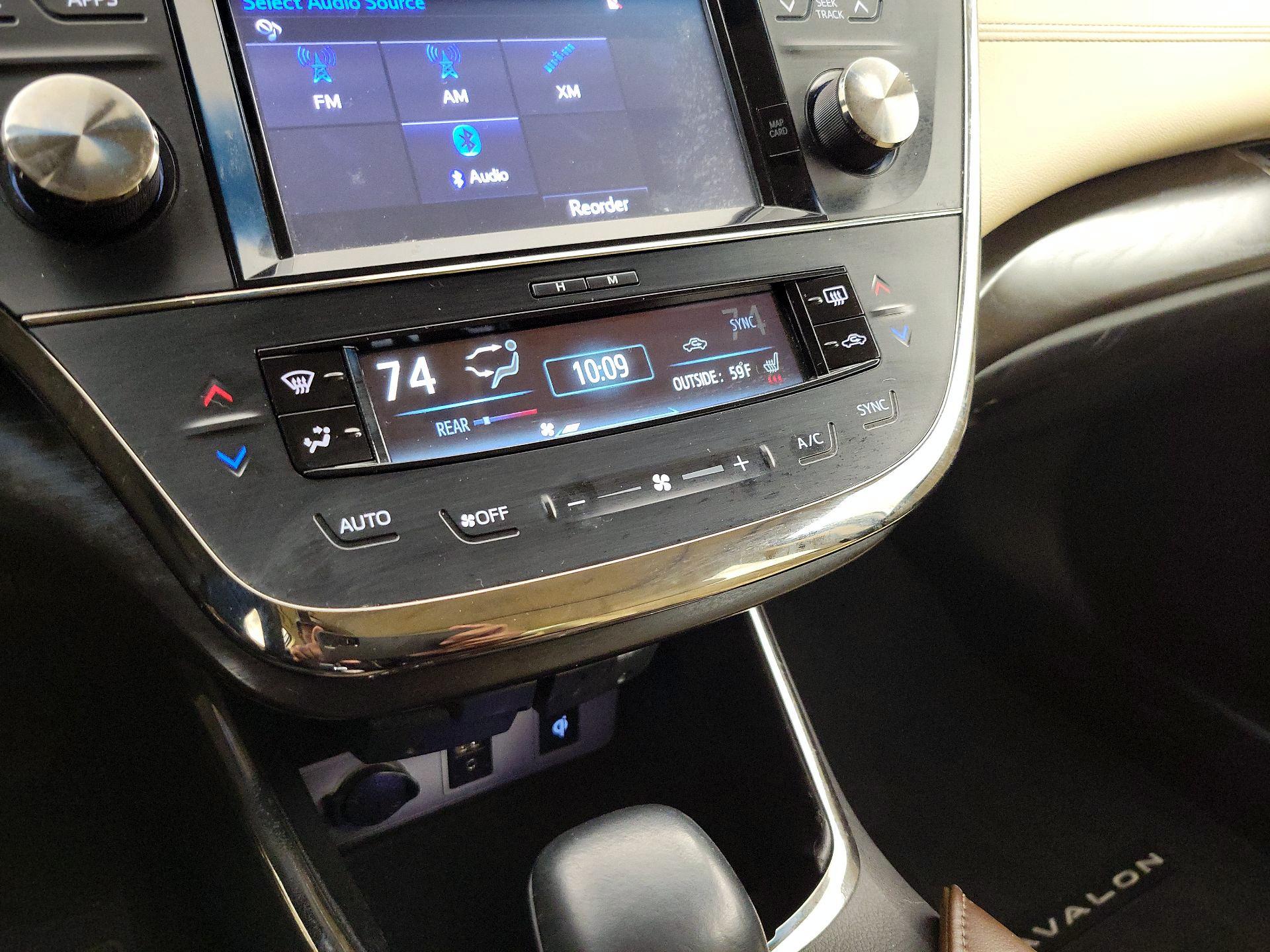 Thumbnail: 2016 Toyota Avalon - 17