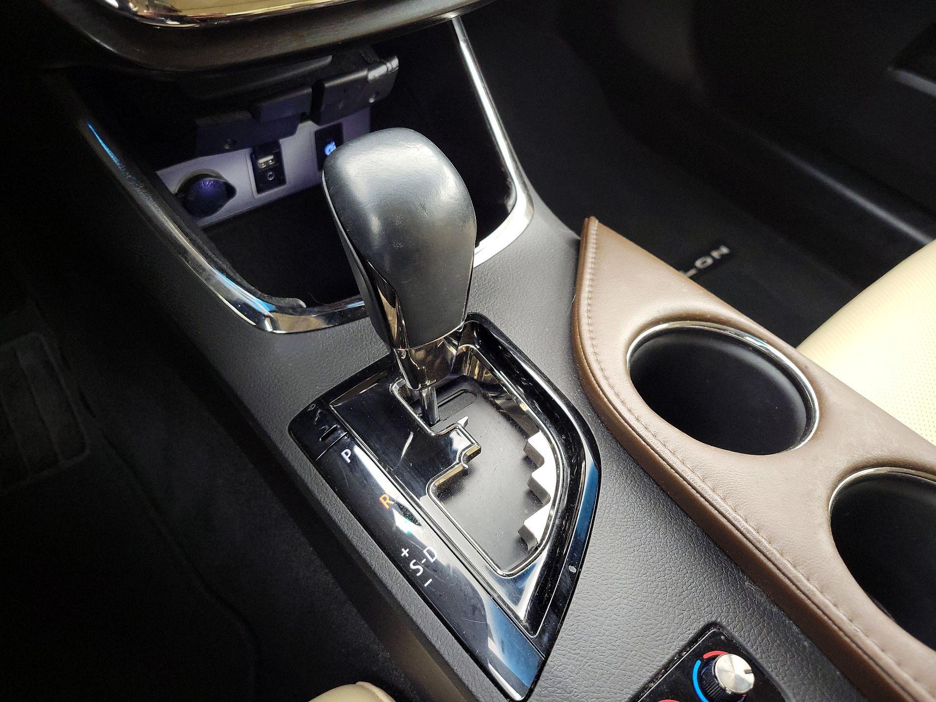 Thumbnail: 2016 Toyota Avalon - 18