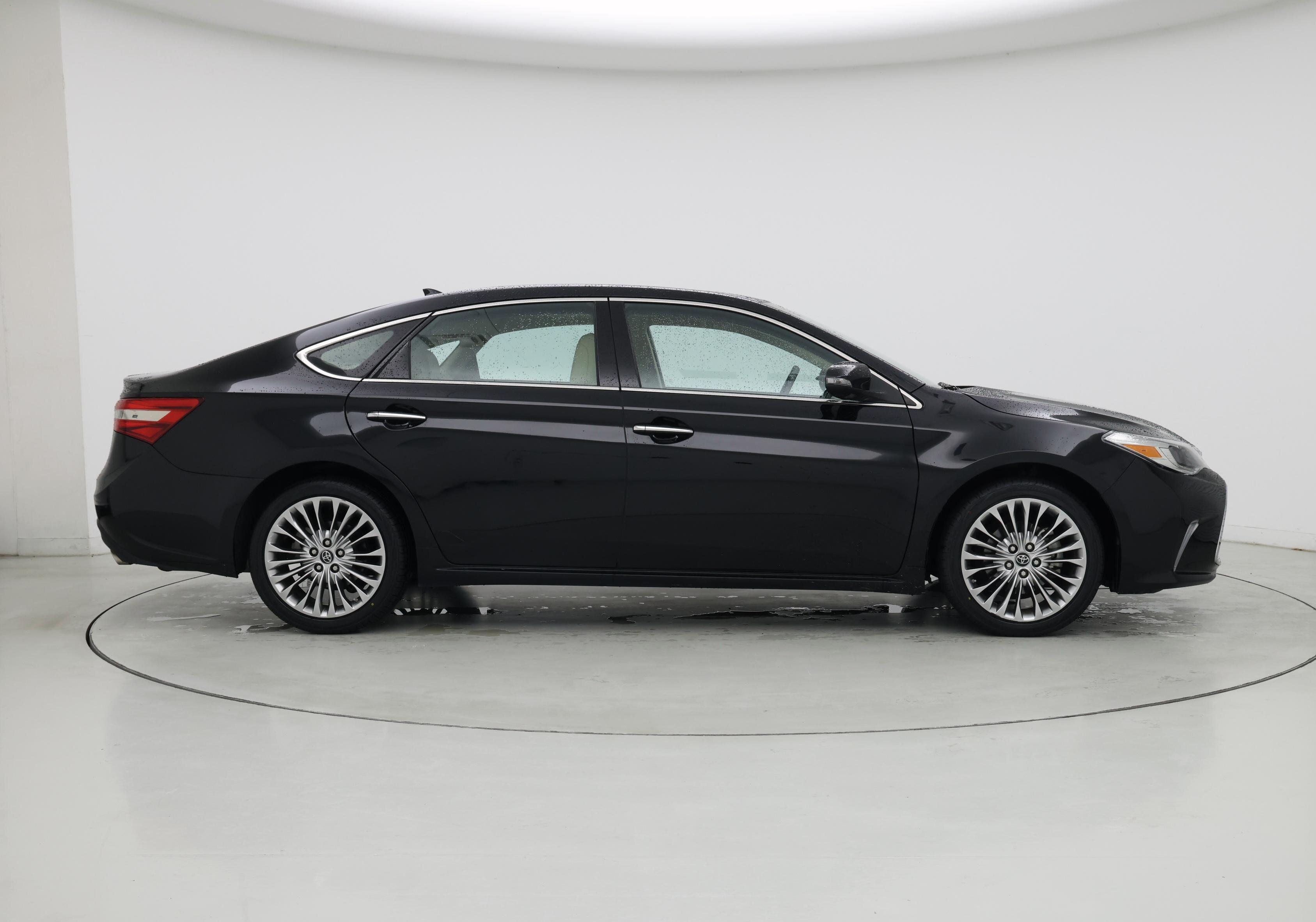 Thumbnail: 2016 Toyota Avalon - 7