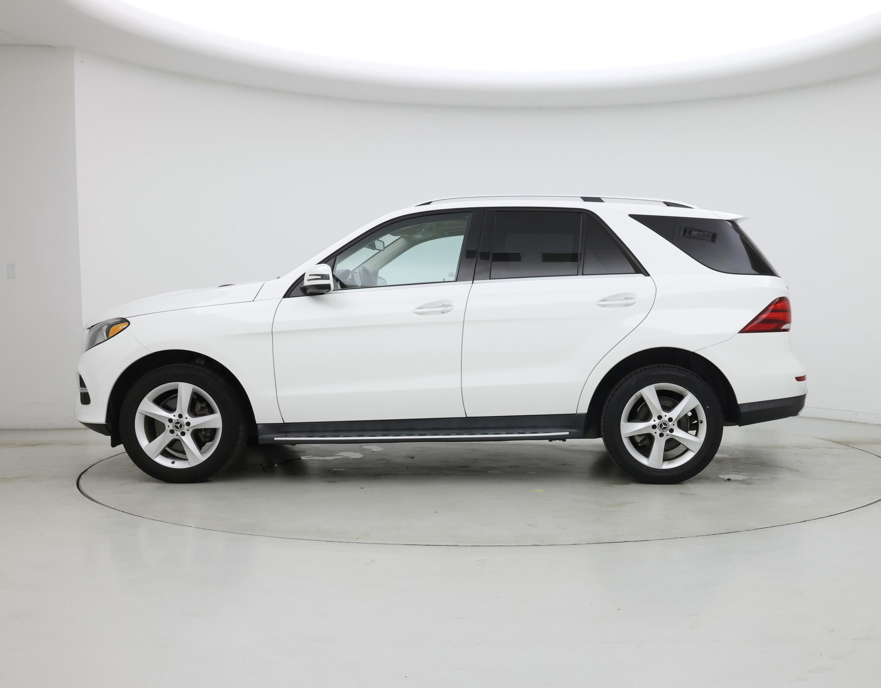 Thumbnail: 2017 Mercedes-Benz GLE - 3