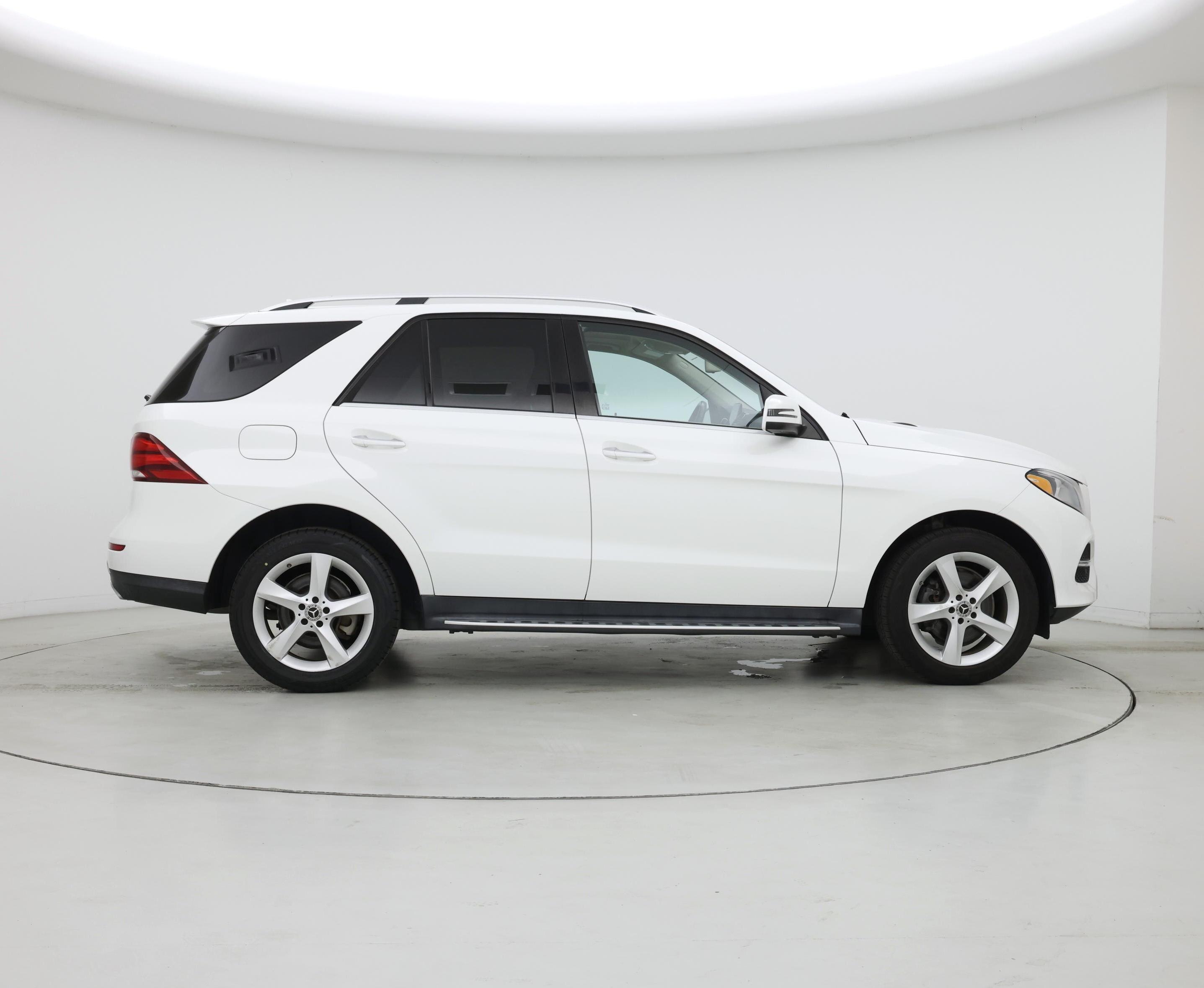 Thumbnail: 2017 Mercedes-Benz GLE - 7