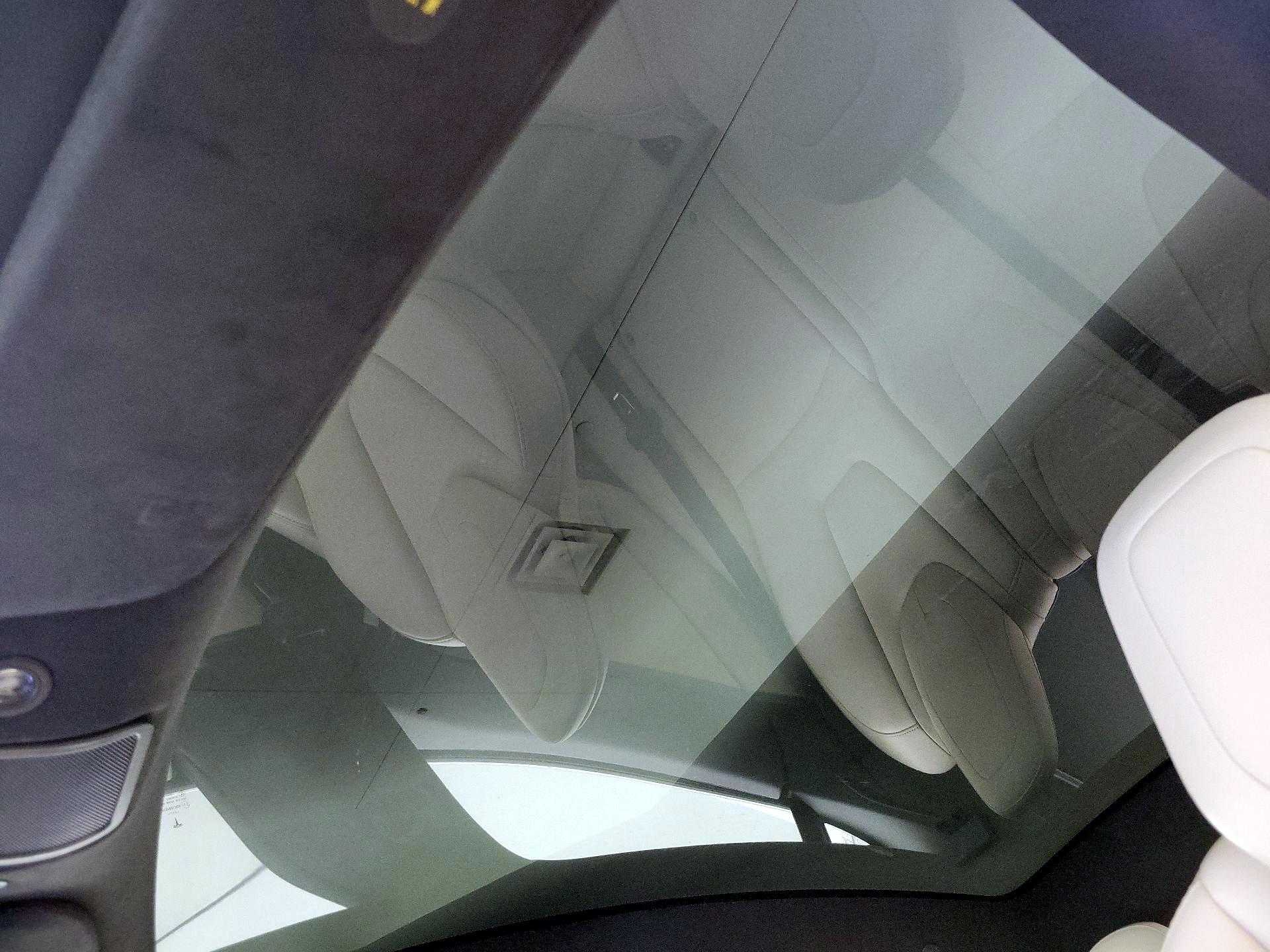 Thumbnail: 2019 Tesla Model S - 19