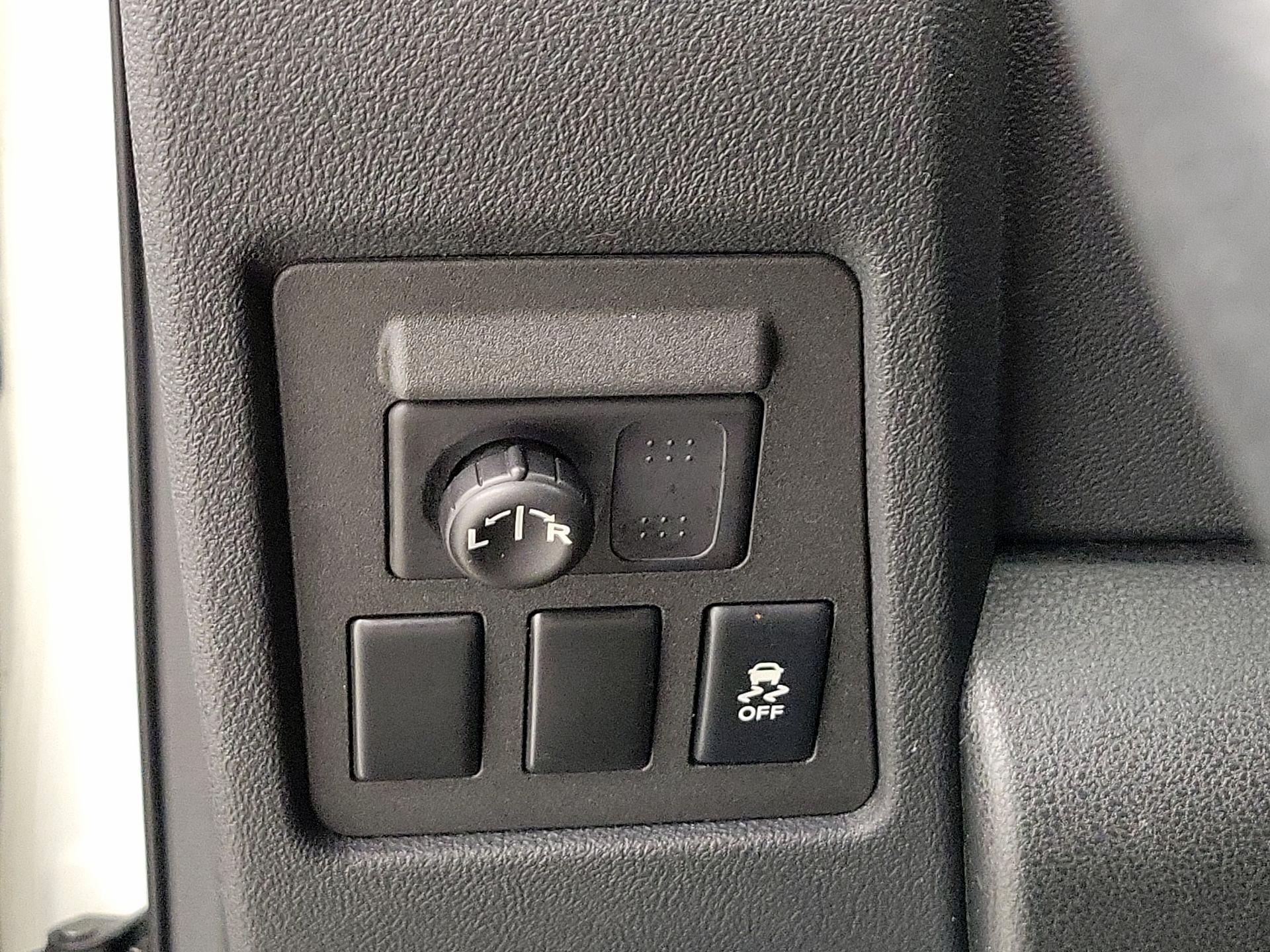 Thumbnail: 2015 Nissan Rogue - 13