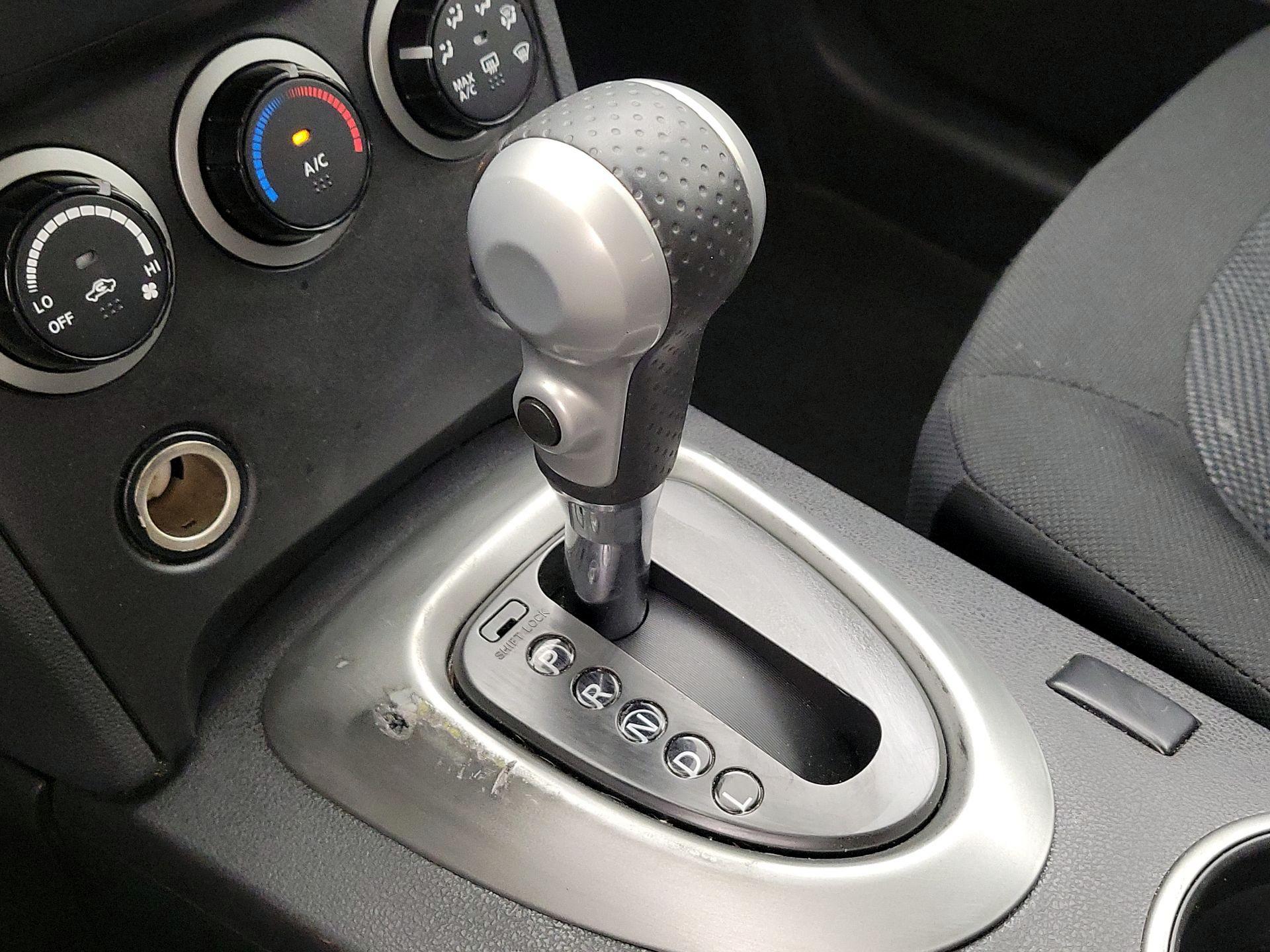 Thumbnail: 2015 Nissan Rogue - 17