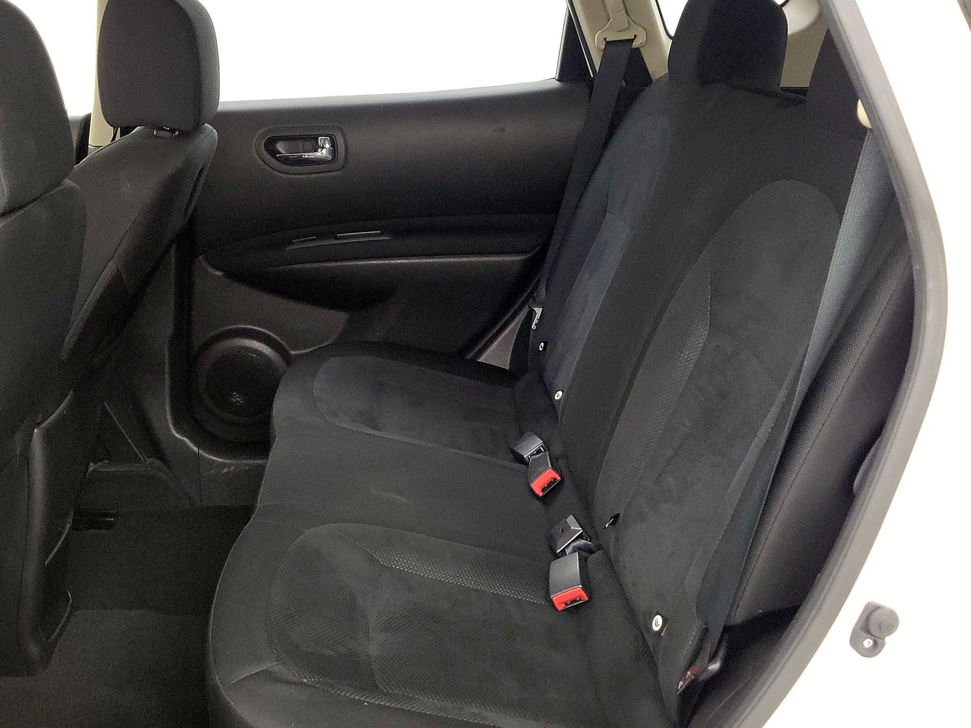 Thumbnail: 2015 Nissan Rogue - 19