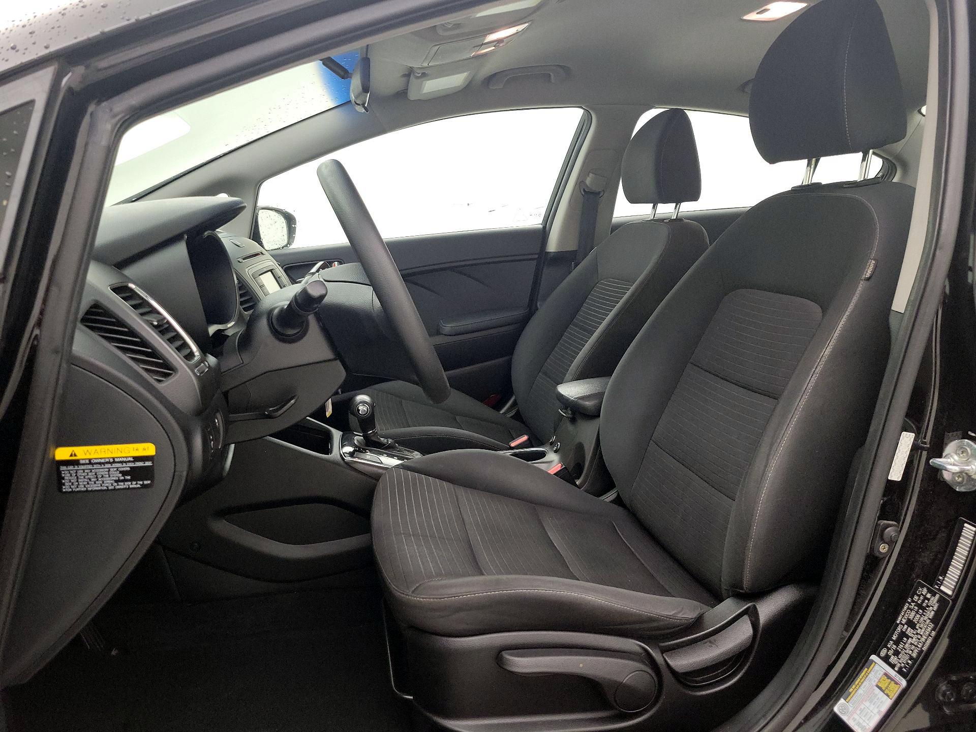 Thumbnail: 2017 Kia Forte - 11