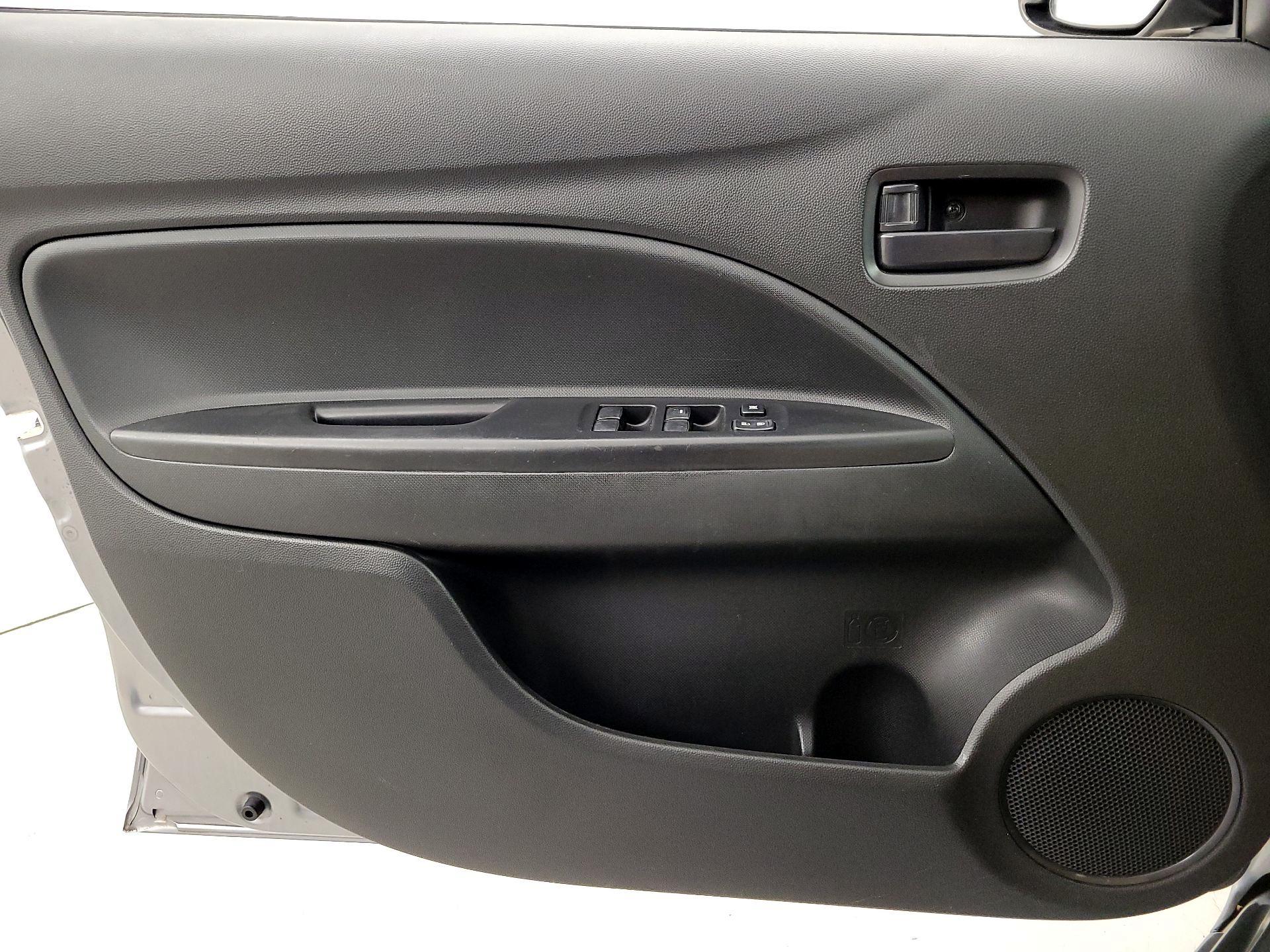 Thumbnail: 2020 Mitsubishi Mirage - 12