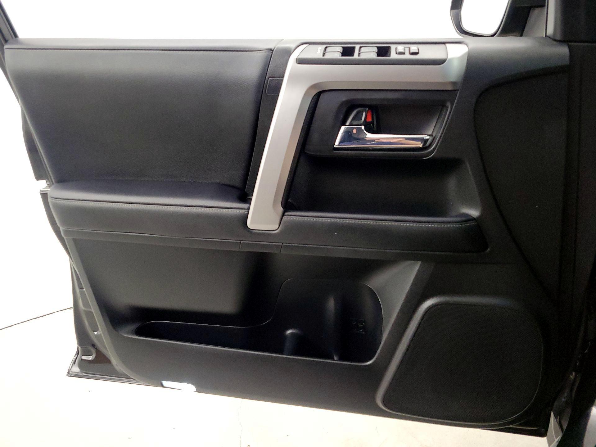 Thumbnail: 2021 Toyota 4Runner - 12