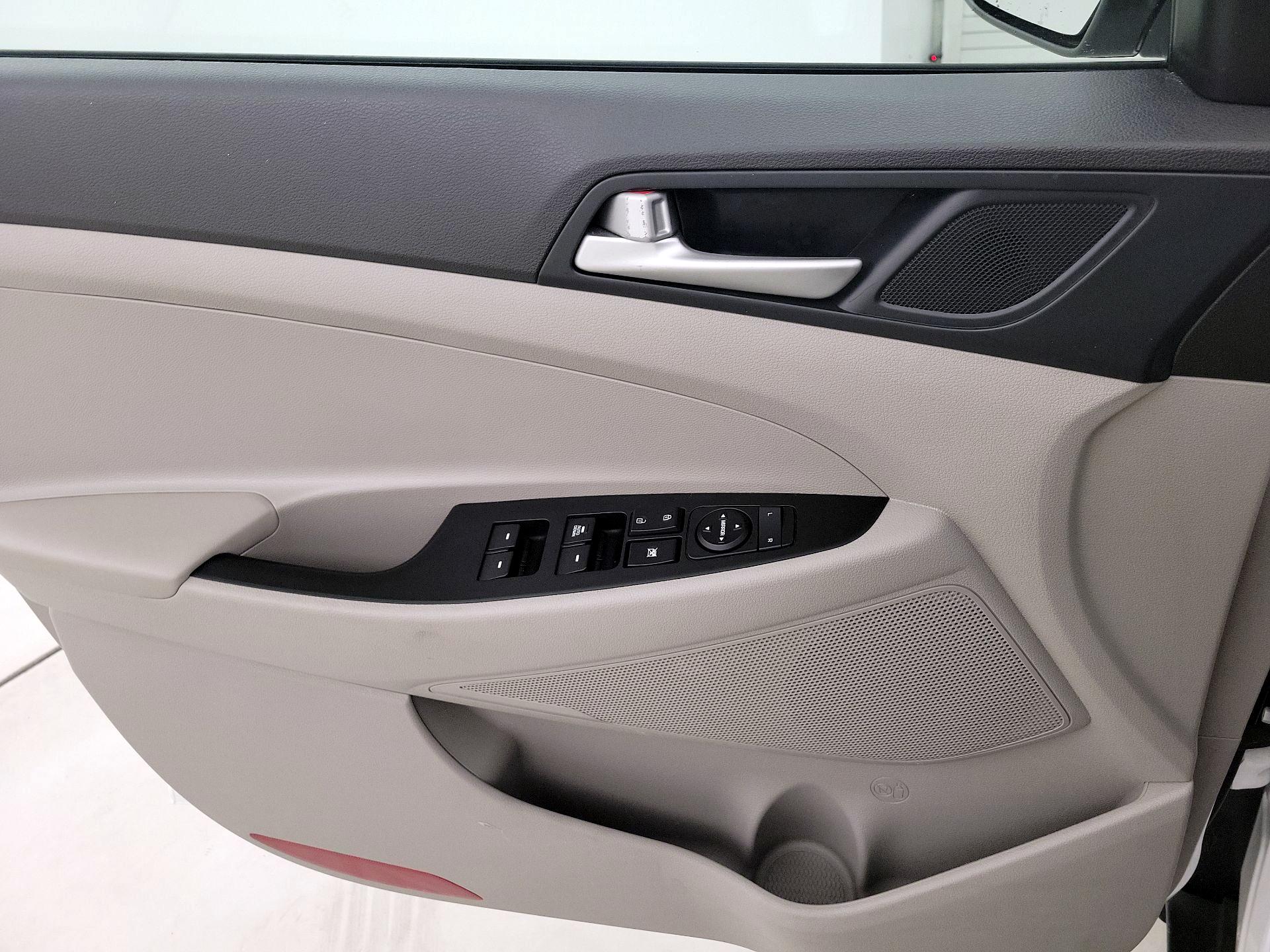 Thumbnail: 2020 Hyundai Tucson - 12