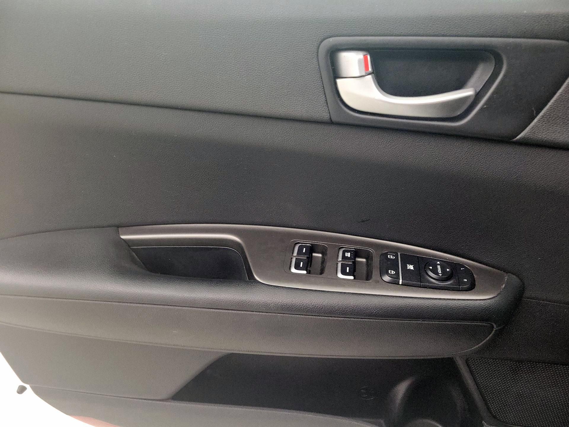 Thumbnail: 2019 Kia Optima - 12