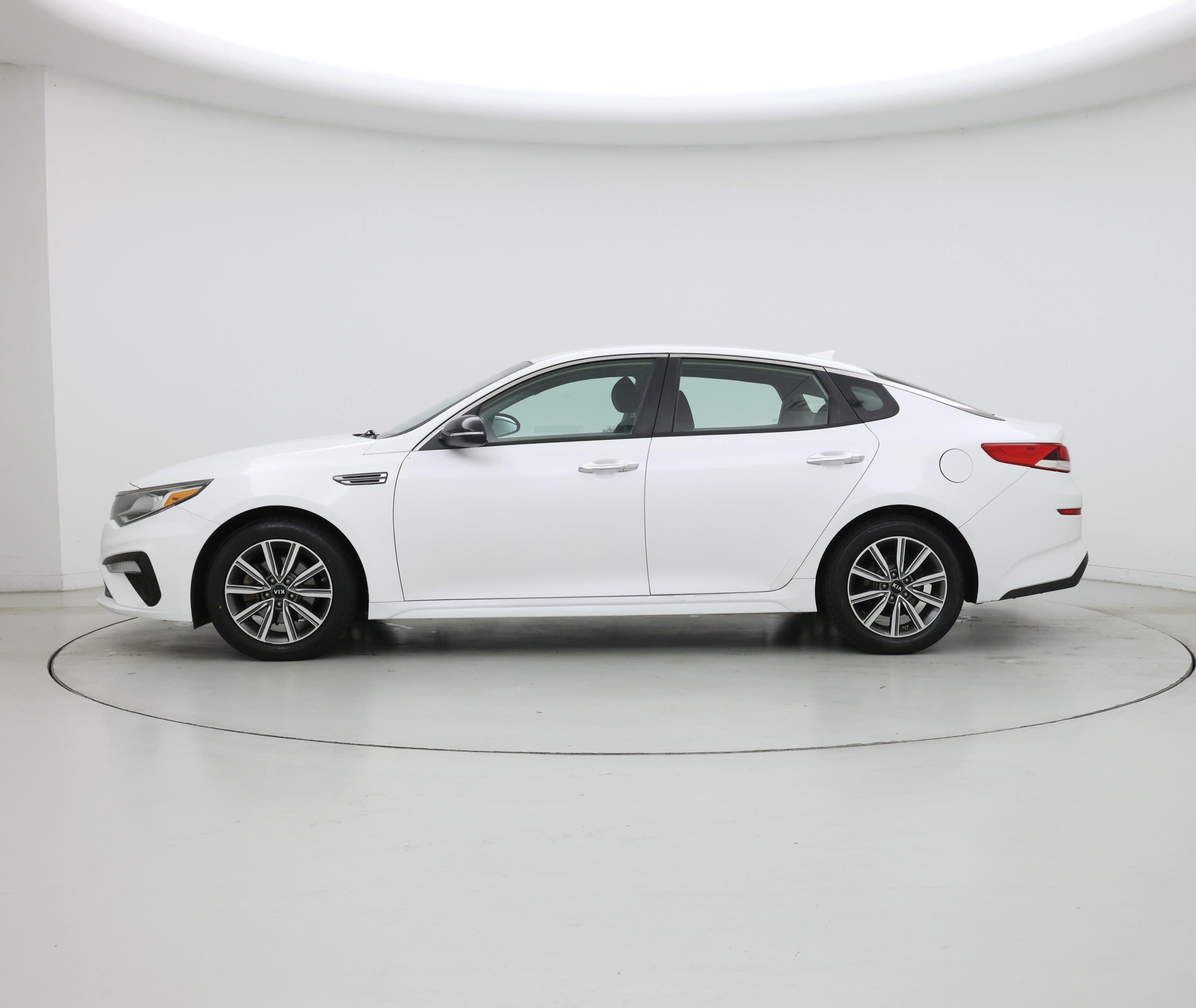 Thumbnail: 2019 Kia Optima - 3