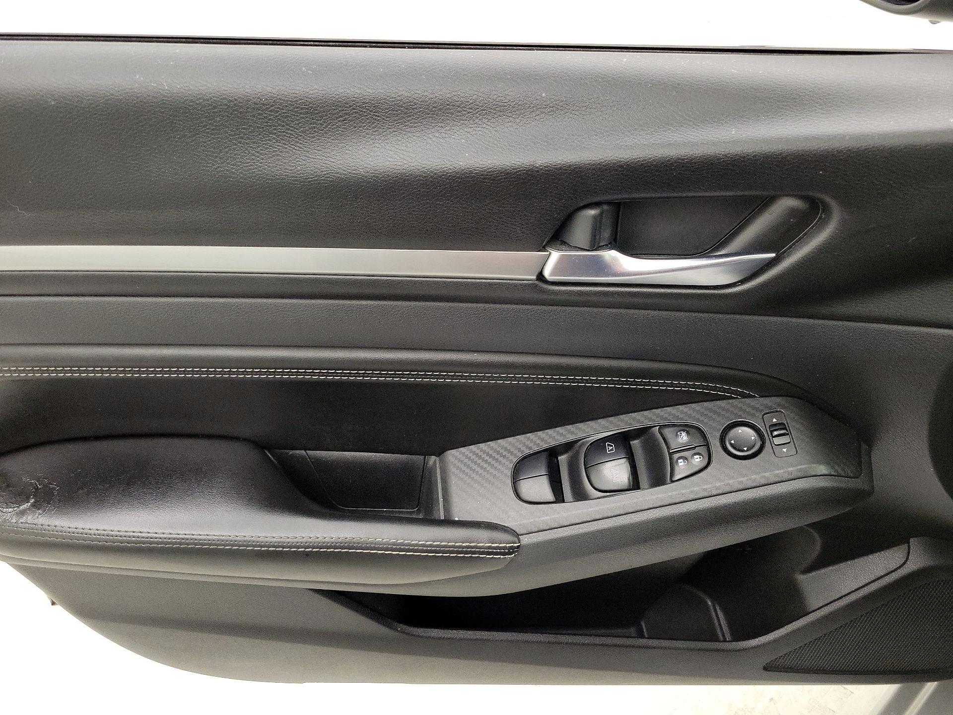 Thumbnail: 2019 Nissan Altima - 12