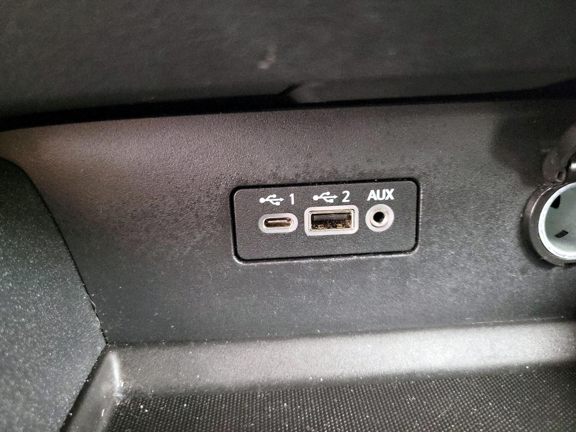 Thumbnail: 2019 Nissan Altima - 19