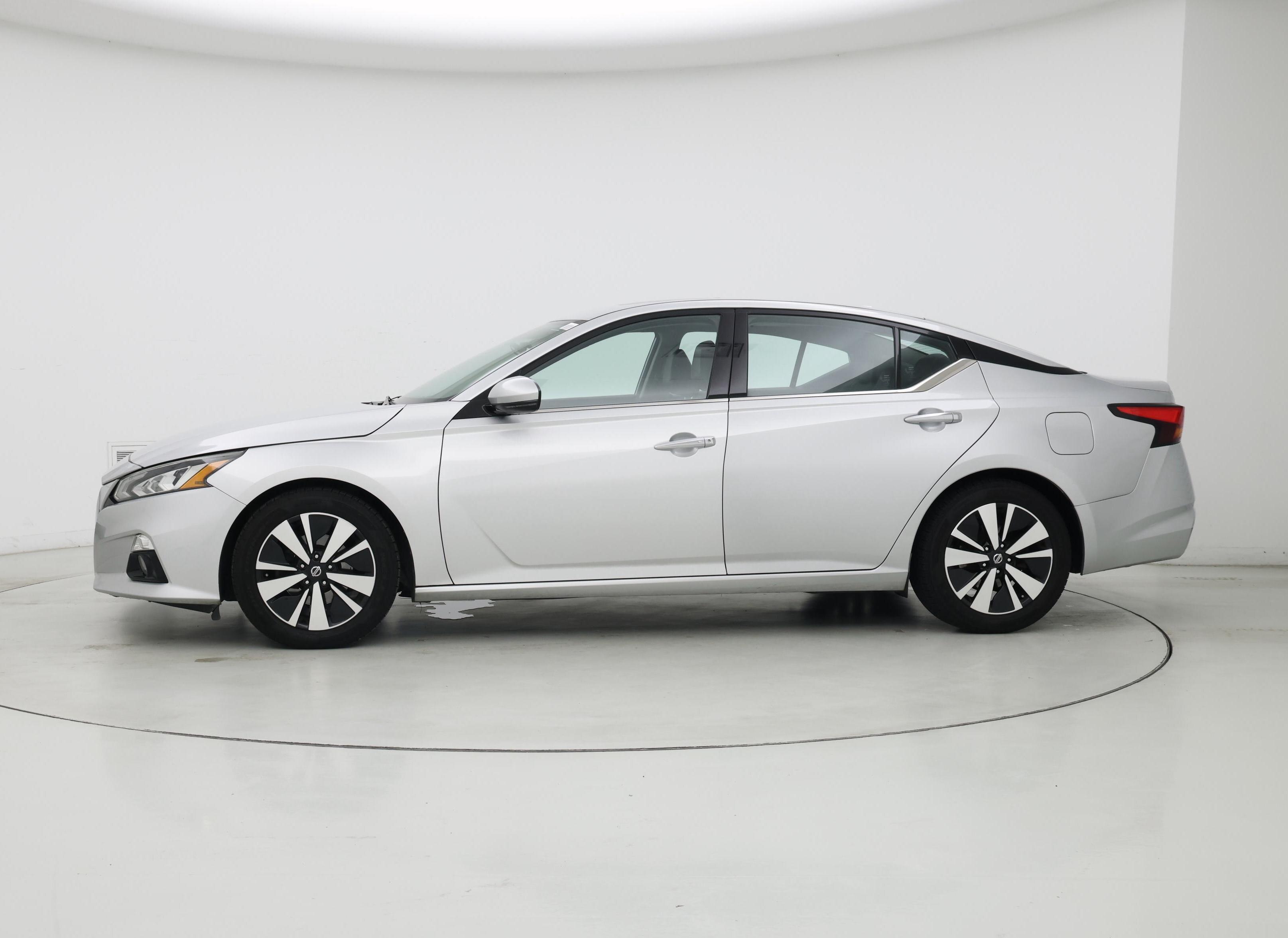 Thumbnail: 2019 Nissan Altima - 3