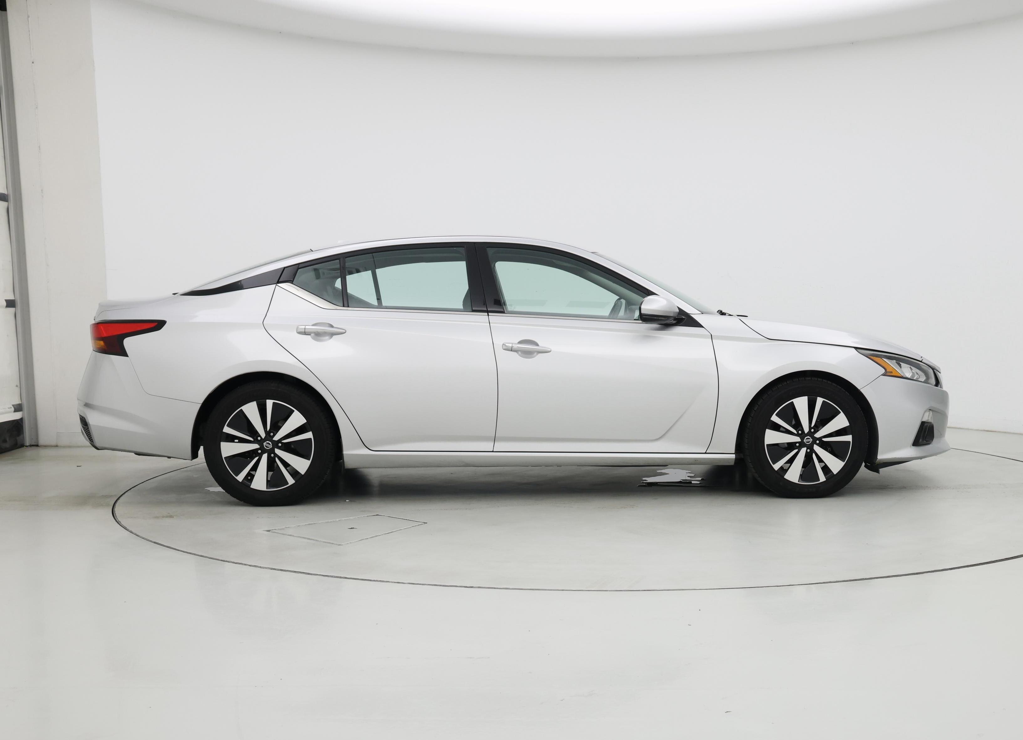 Thumbnail: 2019 Nissan Altima - 7