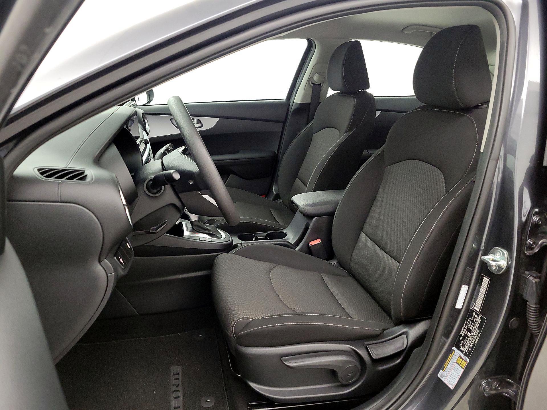 Thumbnail: 2024 Kia Forte - 11