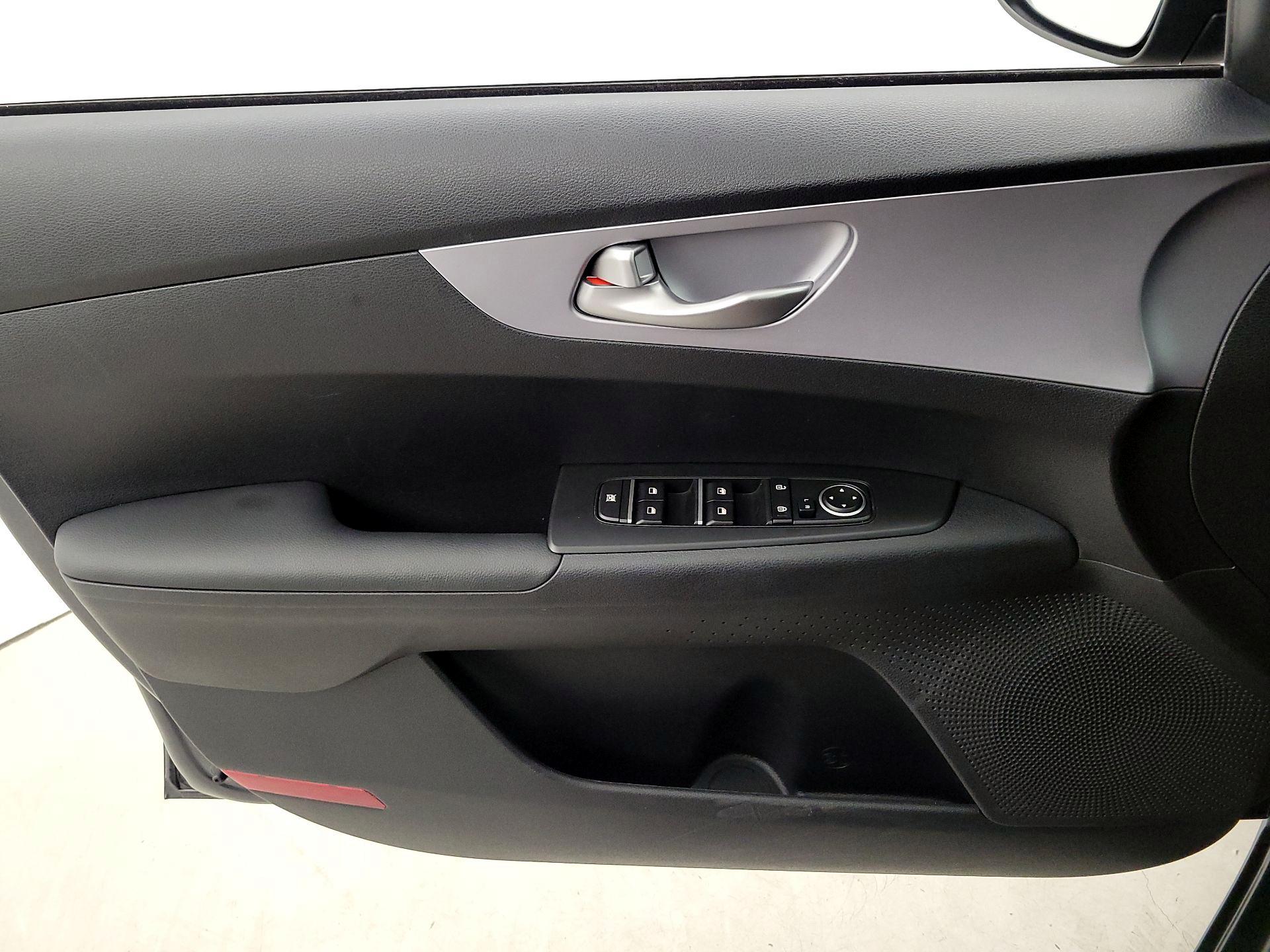 Thumbnail: 2024 Kia Forte - 12