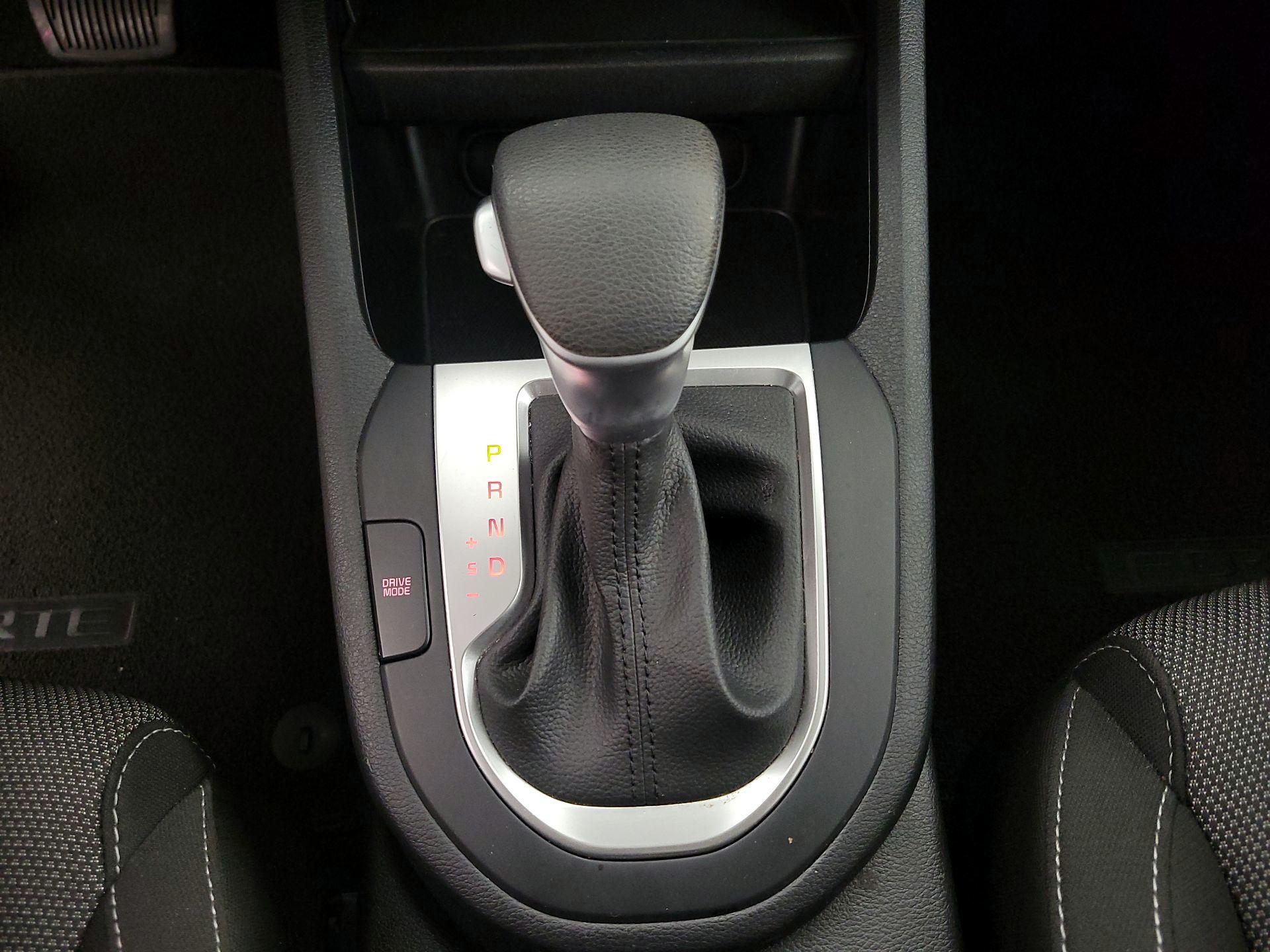 Thumbnail: 2024 Kia Forte - 17