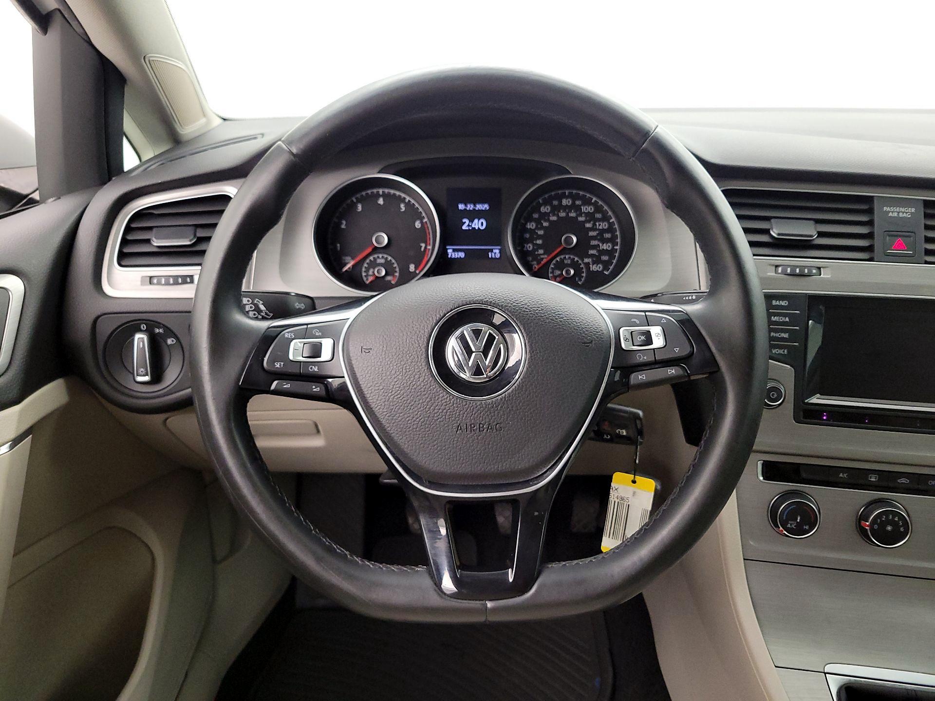 Thumbnail: 2015 Volkswagen Golf - 10