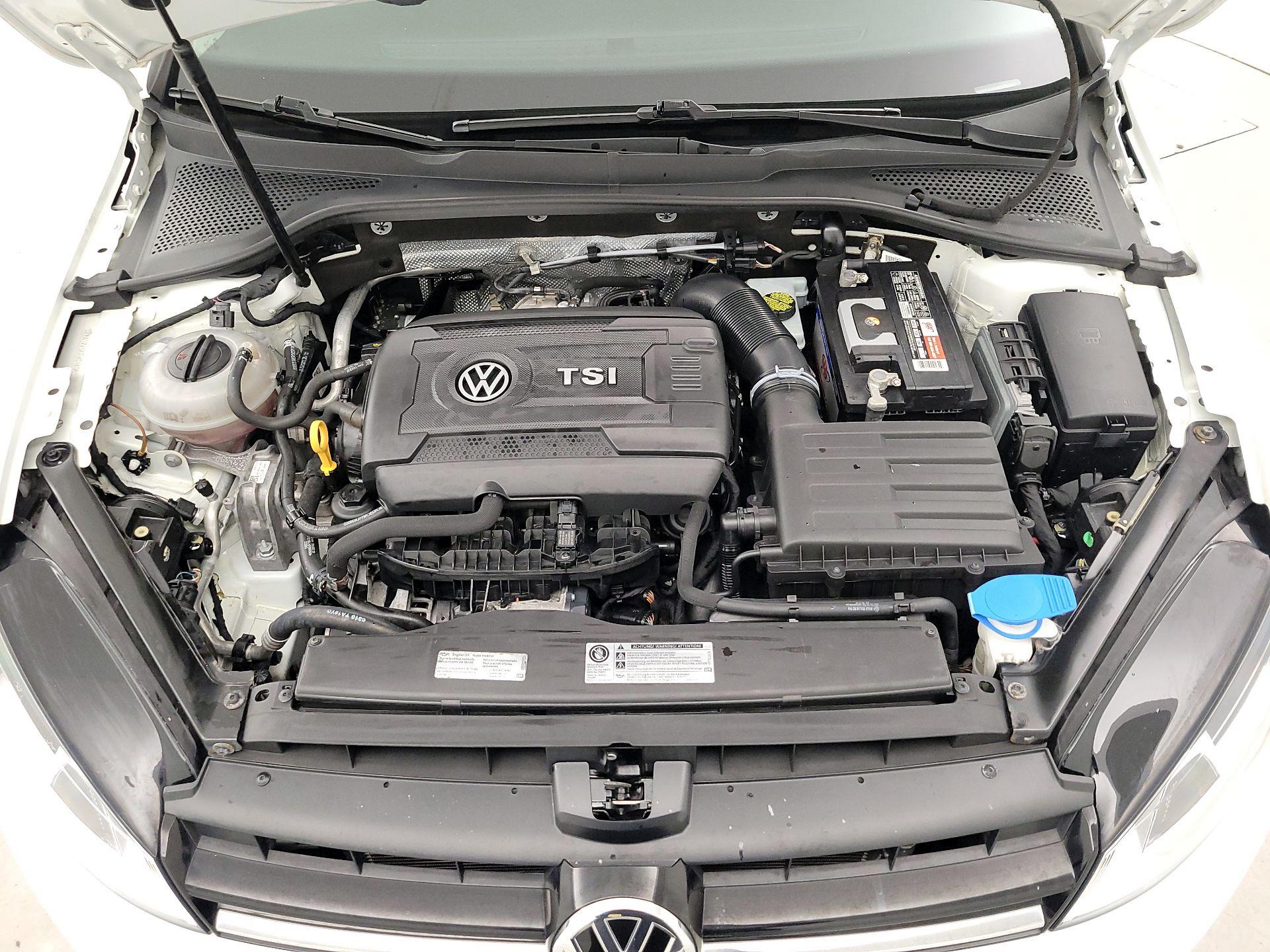 Thumbnail: 2015 Volkswagen Golf - 19