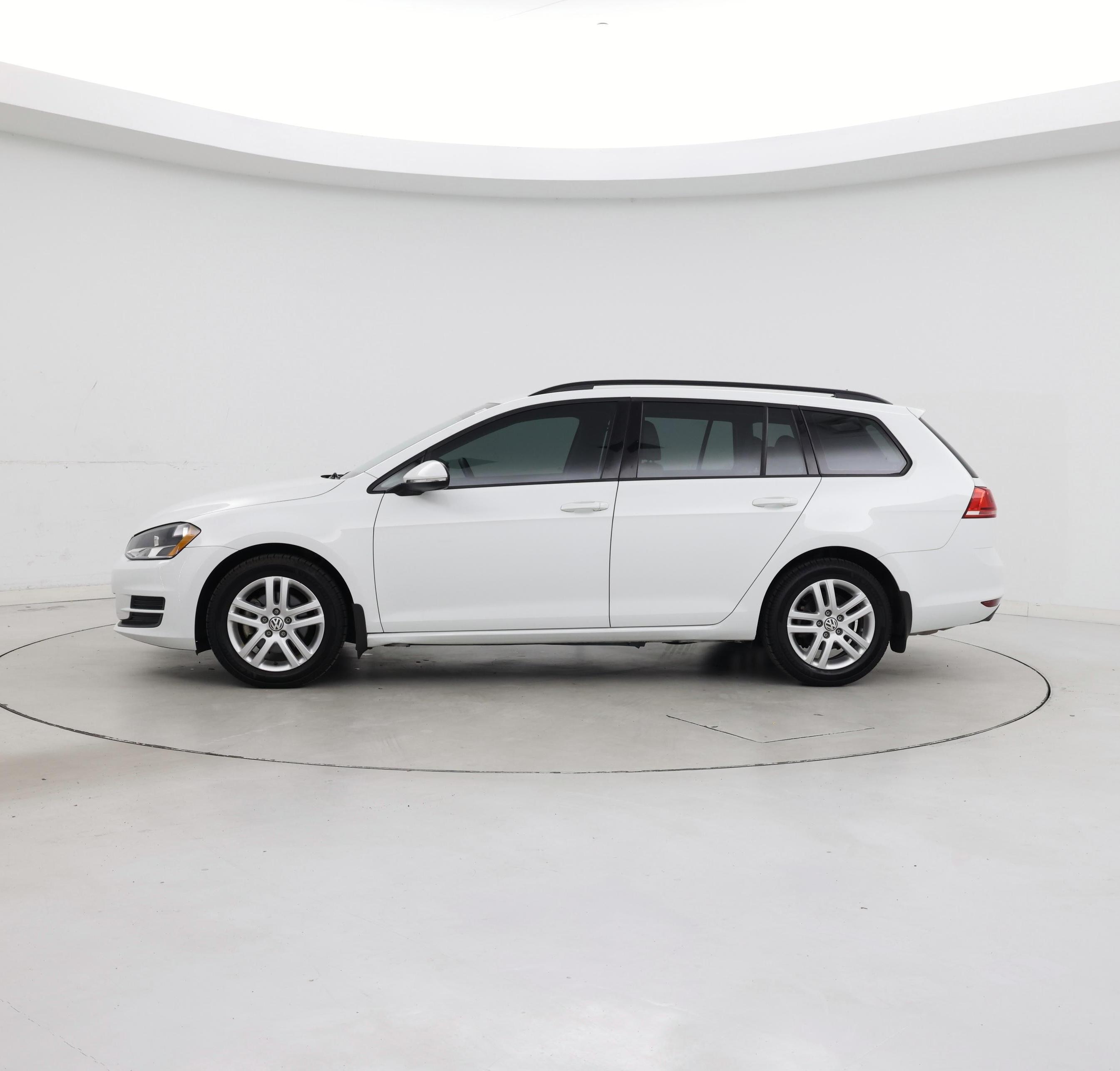 Thumbnail: 2015 Volkswagen Golf - 3