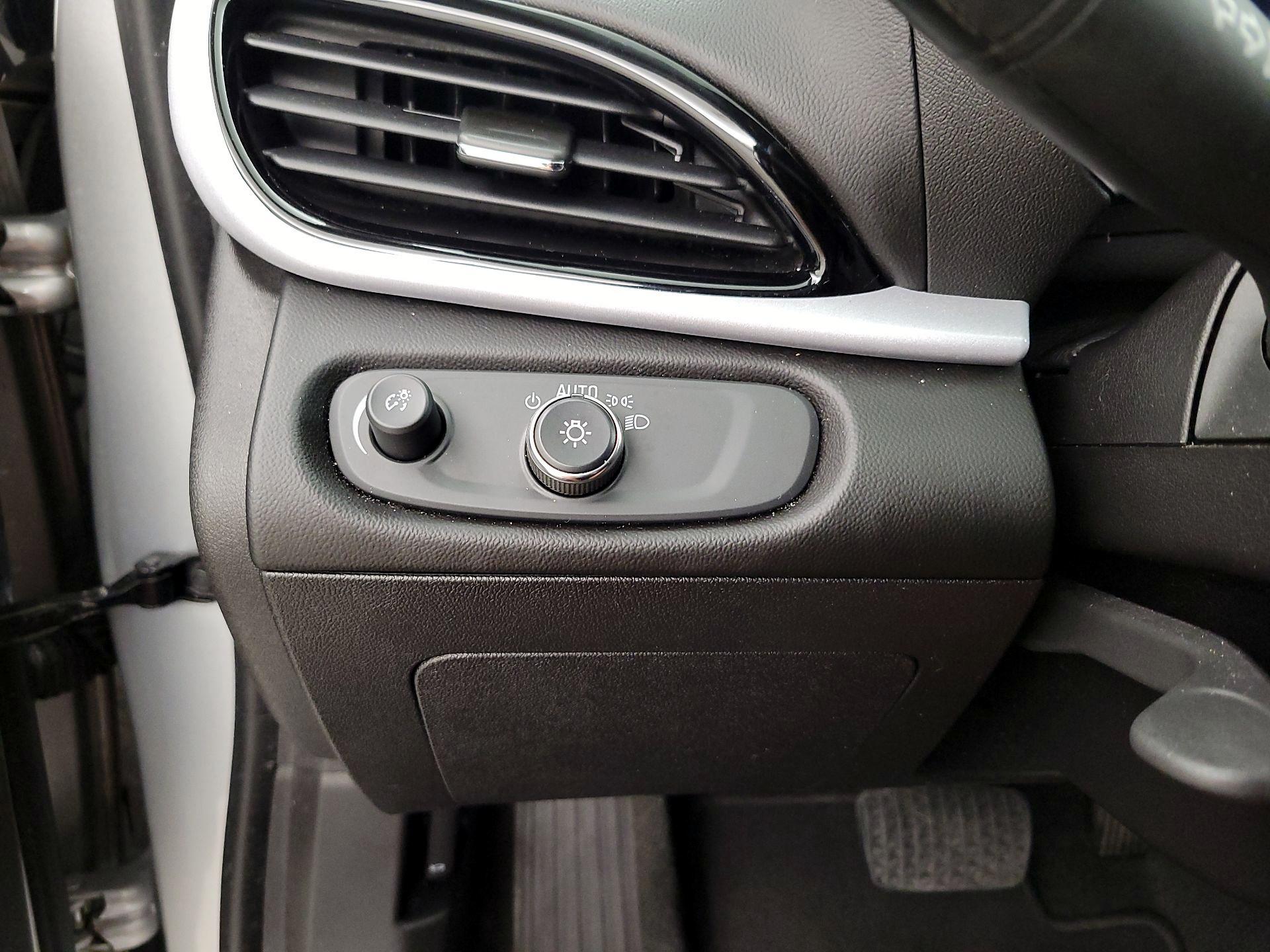 Thumbnail: 2018 Chevrolet Volt - 13