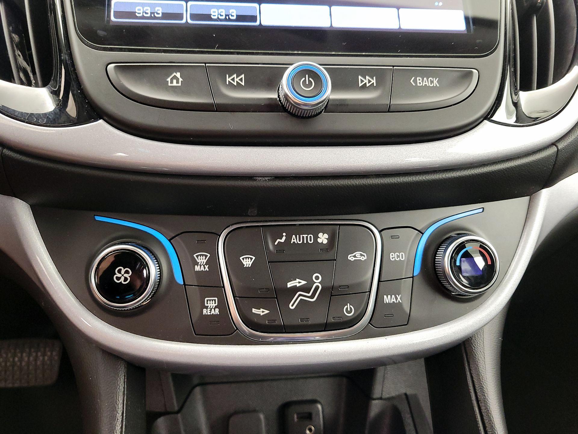 Thumbnail: 2018 Chevrolet Volt - 16