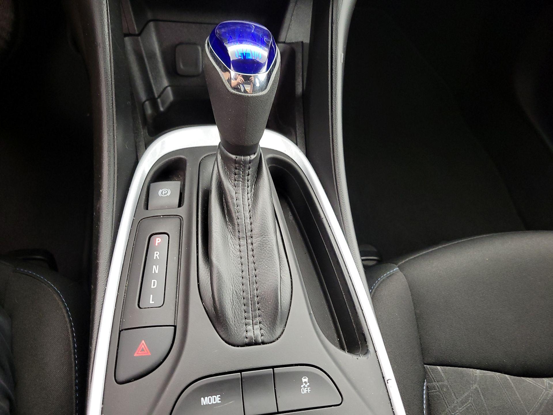 Thumbnail: 2018 Chevrolet Volt - 17