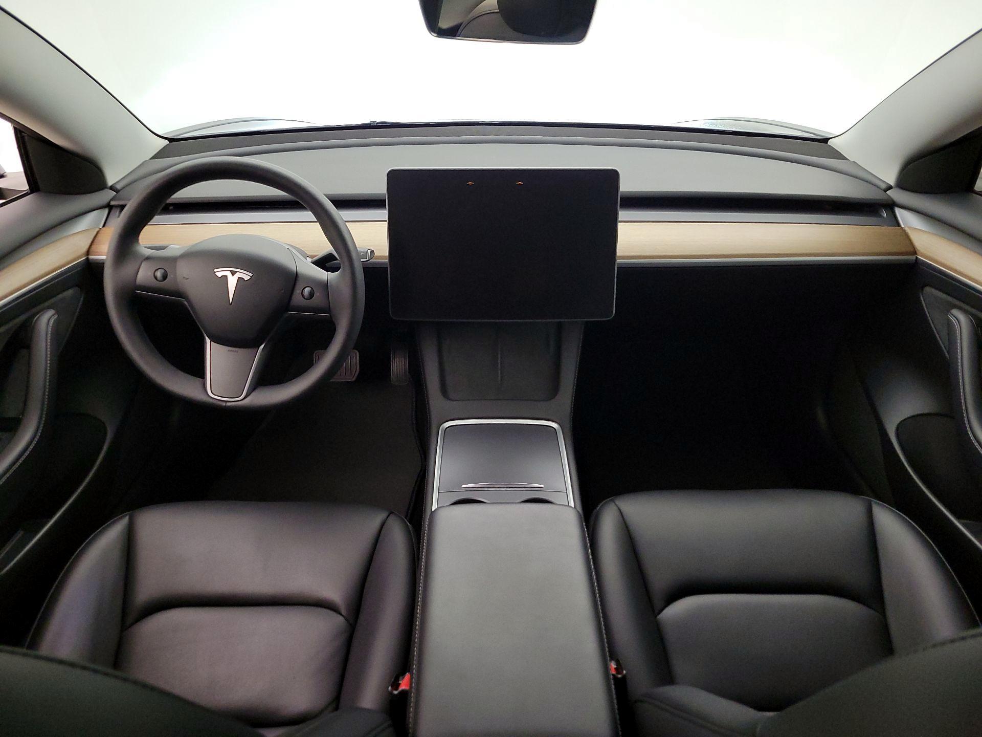 Thumbnail: 2023 Tesla Model 3 - 9