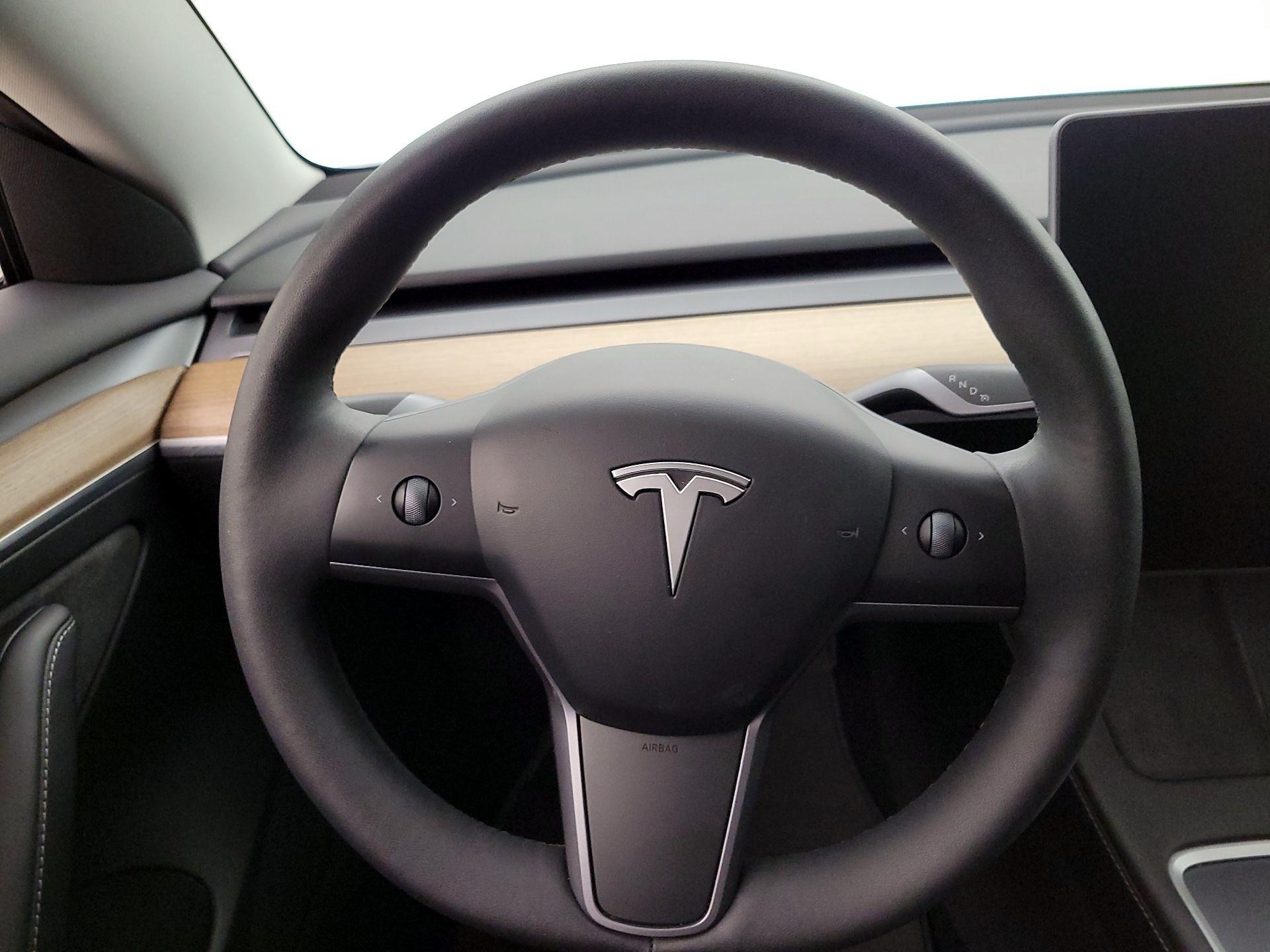 Thumbnail: 2023 Tesla Model 3 - 10