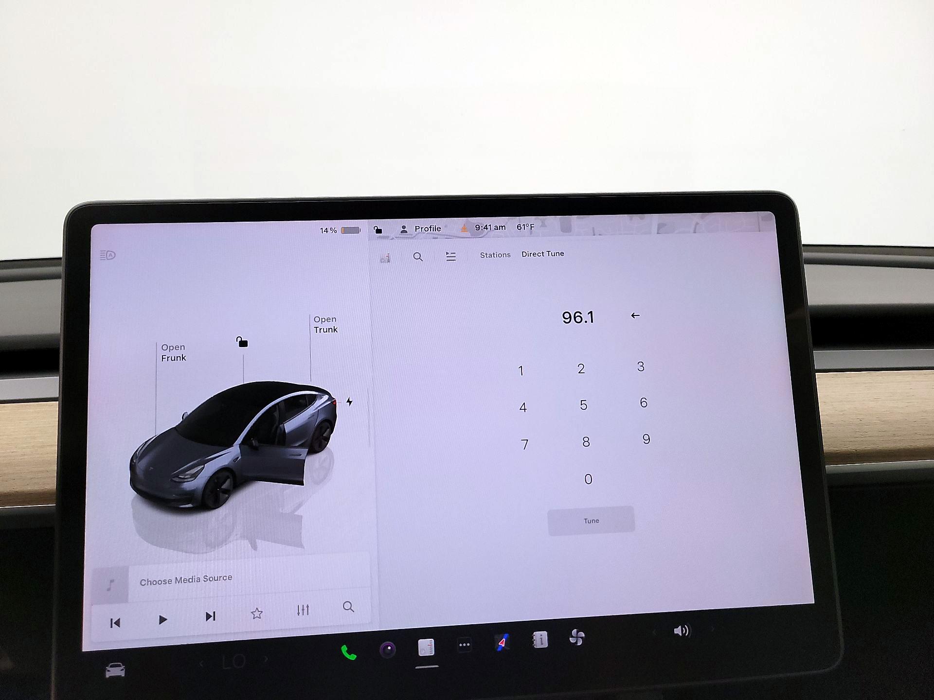 Thumbnail: 2023 Tesla Model 3 - 15