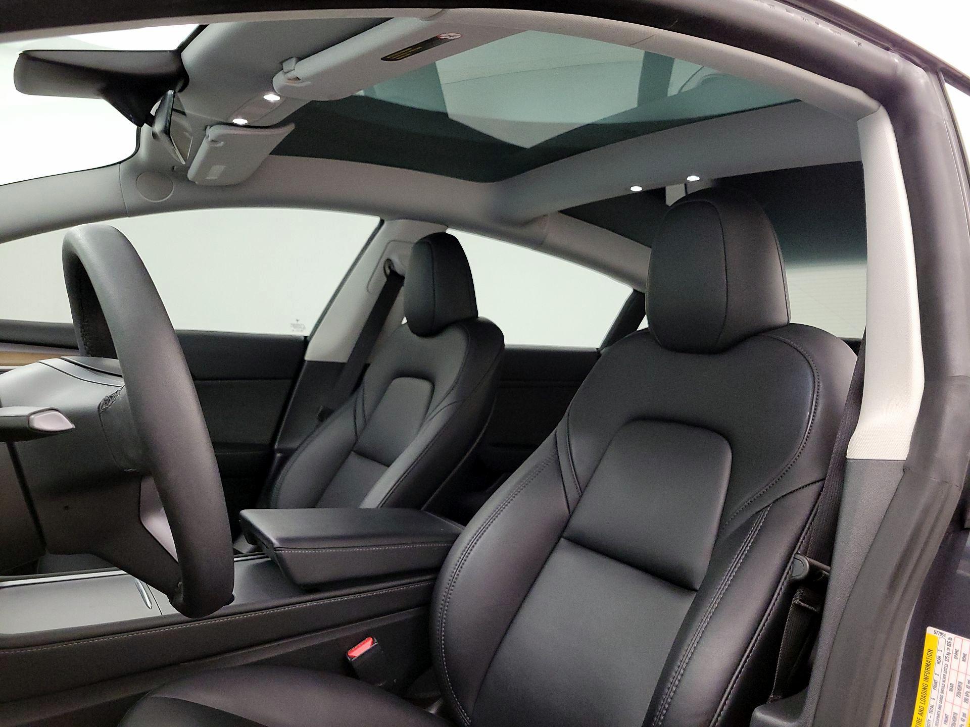 Thumbnail: 2023 Tesla Model 3 - 18