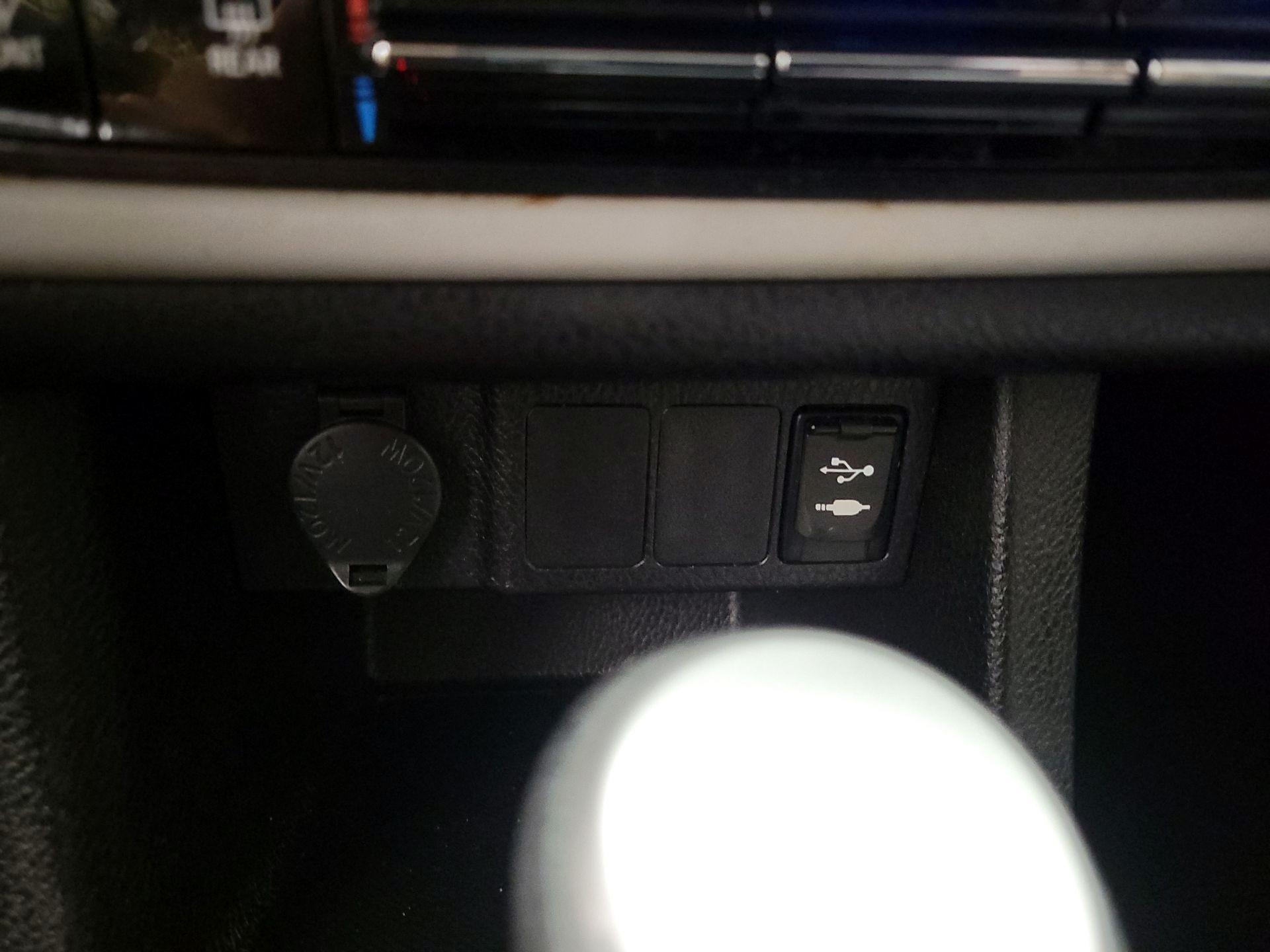 Thumbnail: 2019 Toyota Corolla - 18