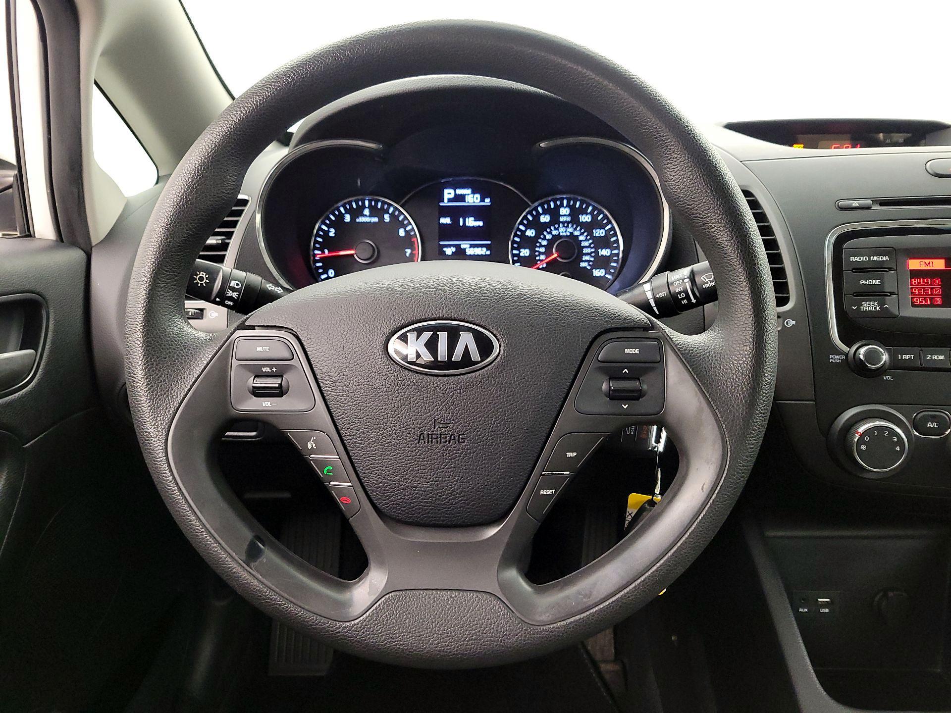 Thumbnail: 2017 Kia Forte - 10