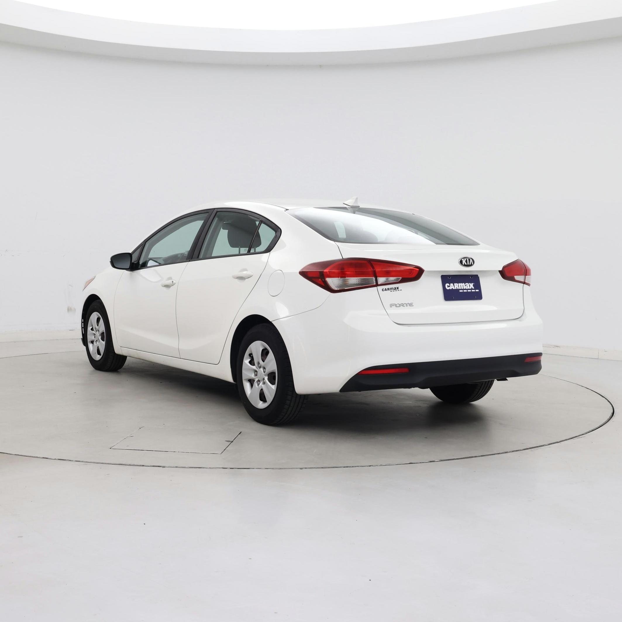 Thumbnail: 2017 Kia Forte - 2