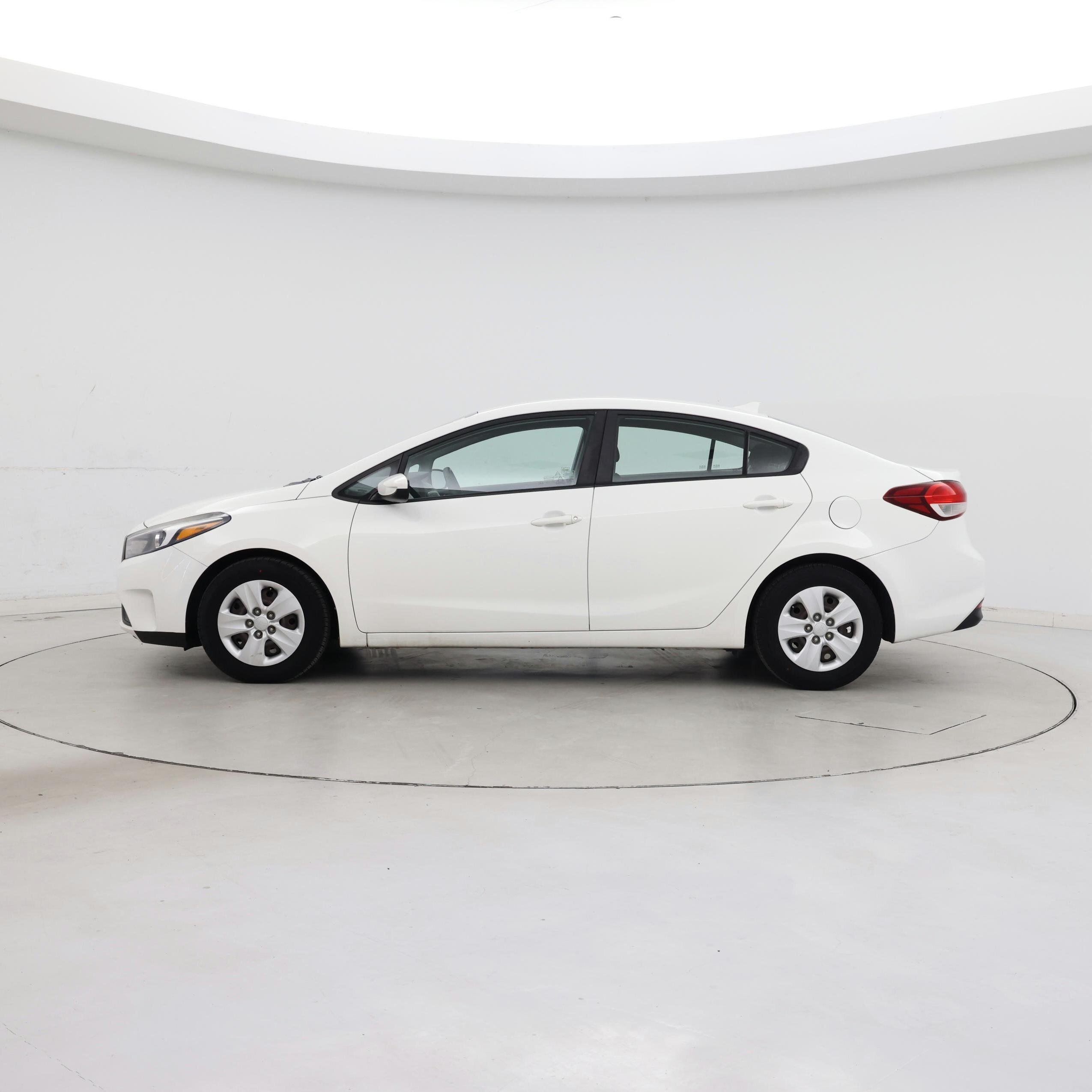 Thumbnail: 2017 Kia Forte - 3