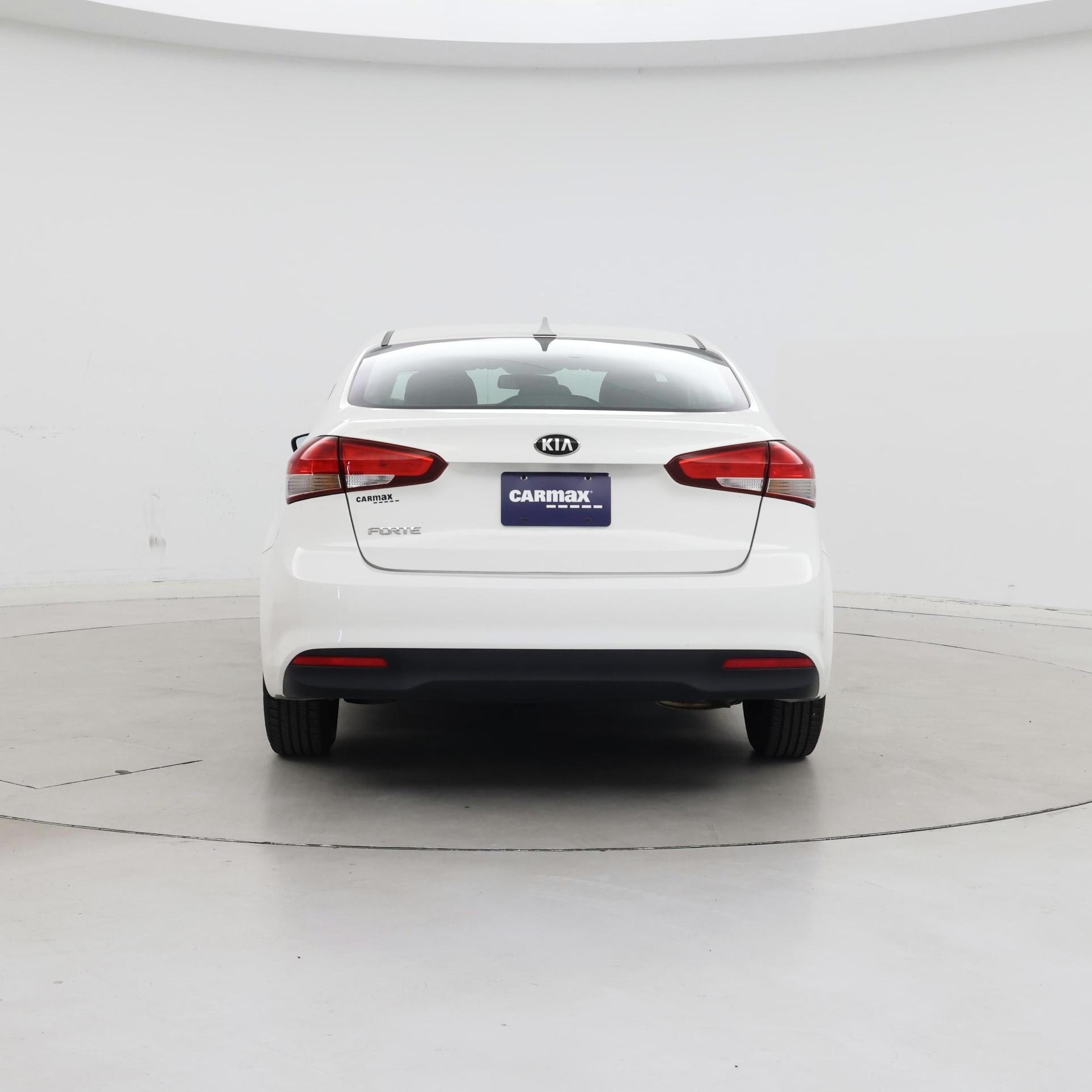 Thumbnail: 2017 Kia Forte - 6