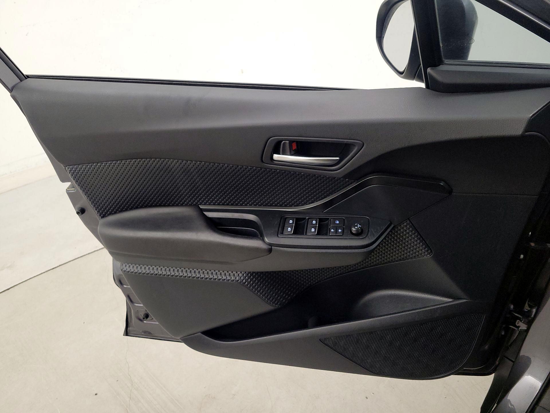 Thumbnail: 2018 Toyota C-HR - 12