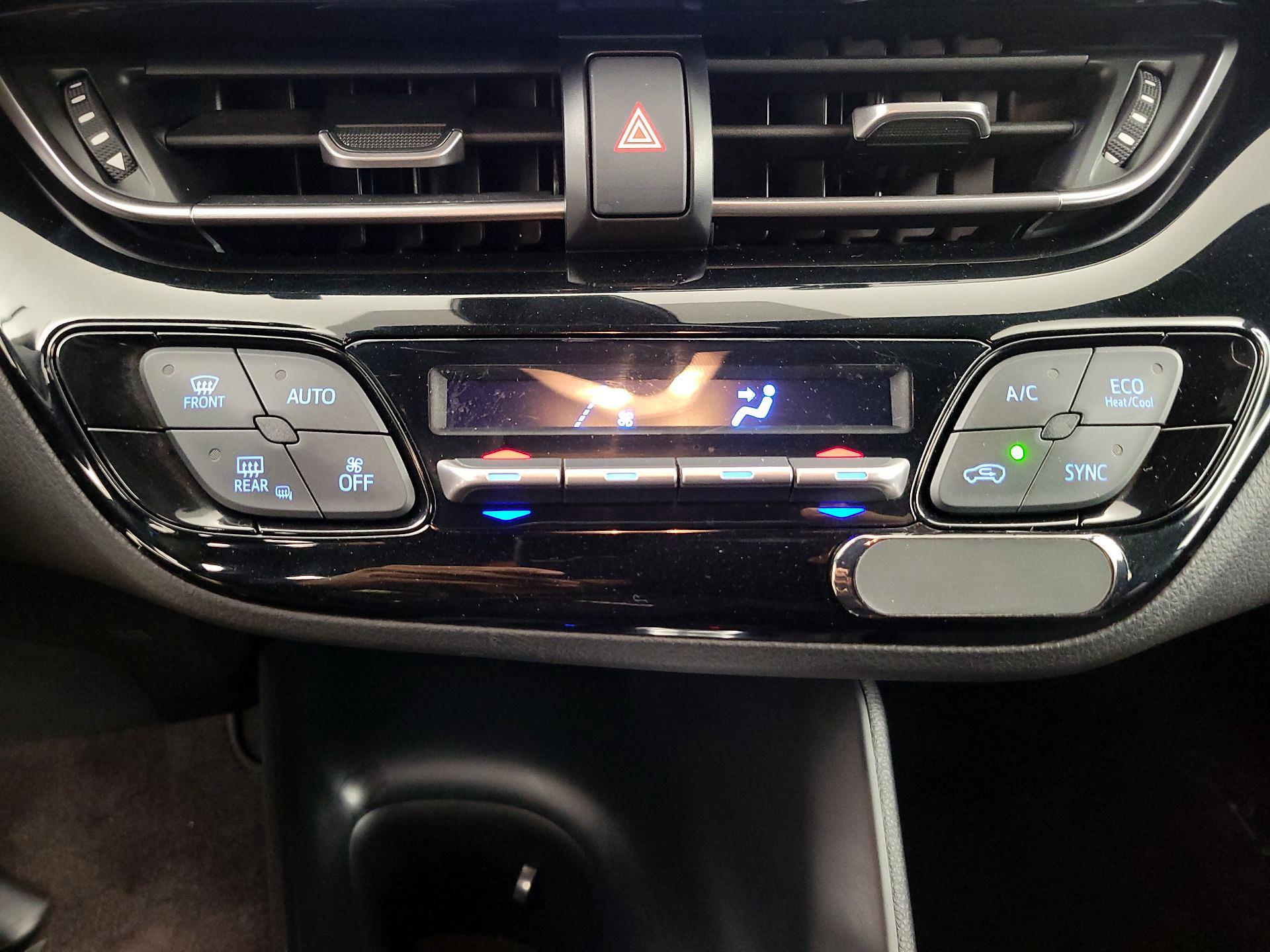 Thumbnail: 2018 Toyota C-HR - 15