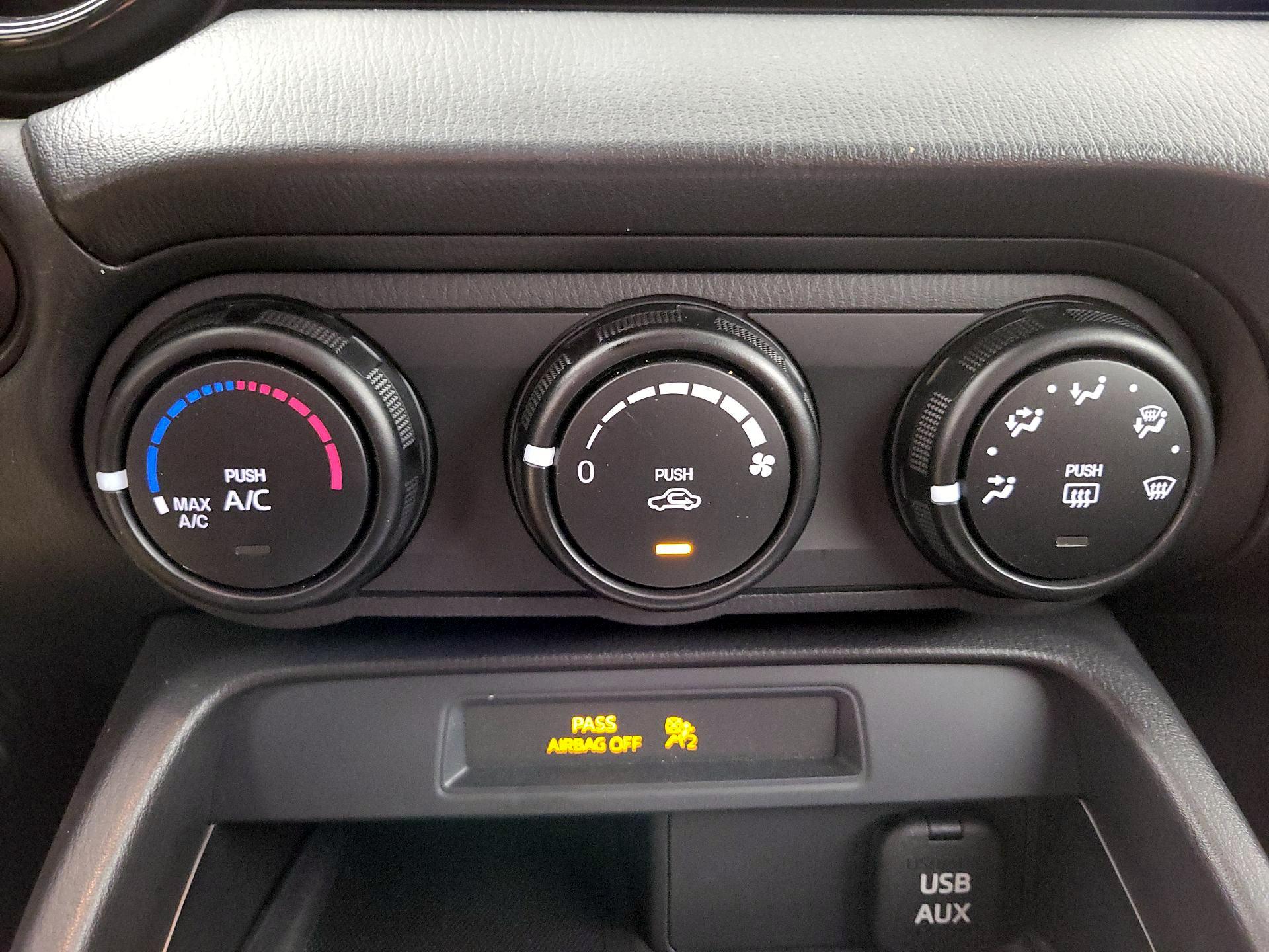 Thumbnail: 2016 Mazda MX-5 Miata - 15