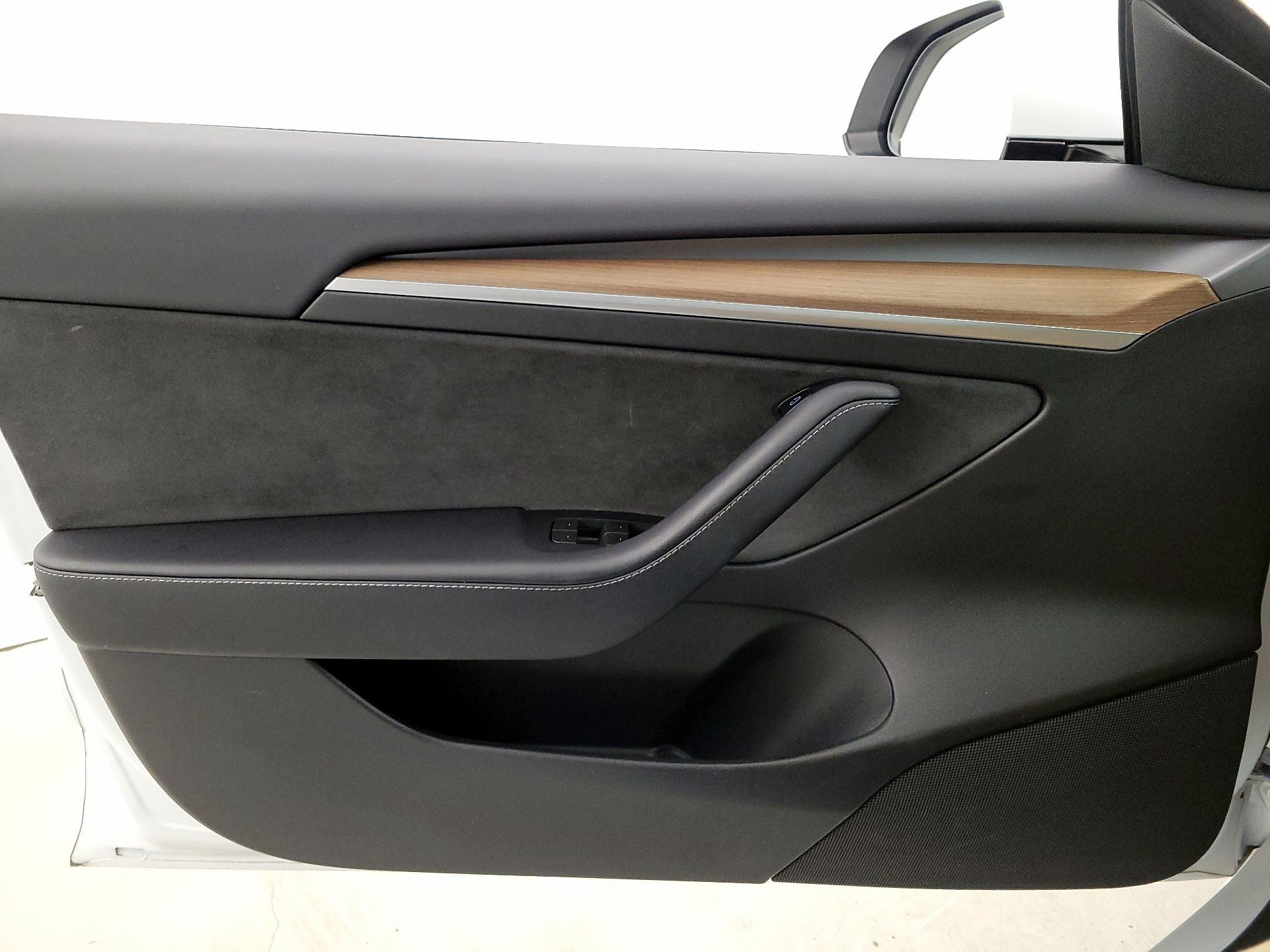 Thumbnail: 2023 Tesla Model 3 - 12