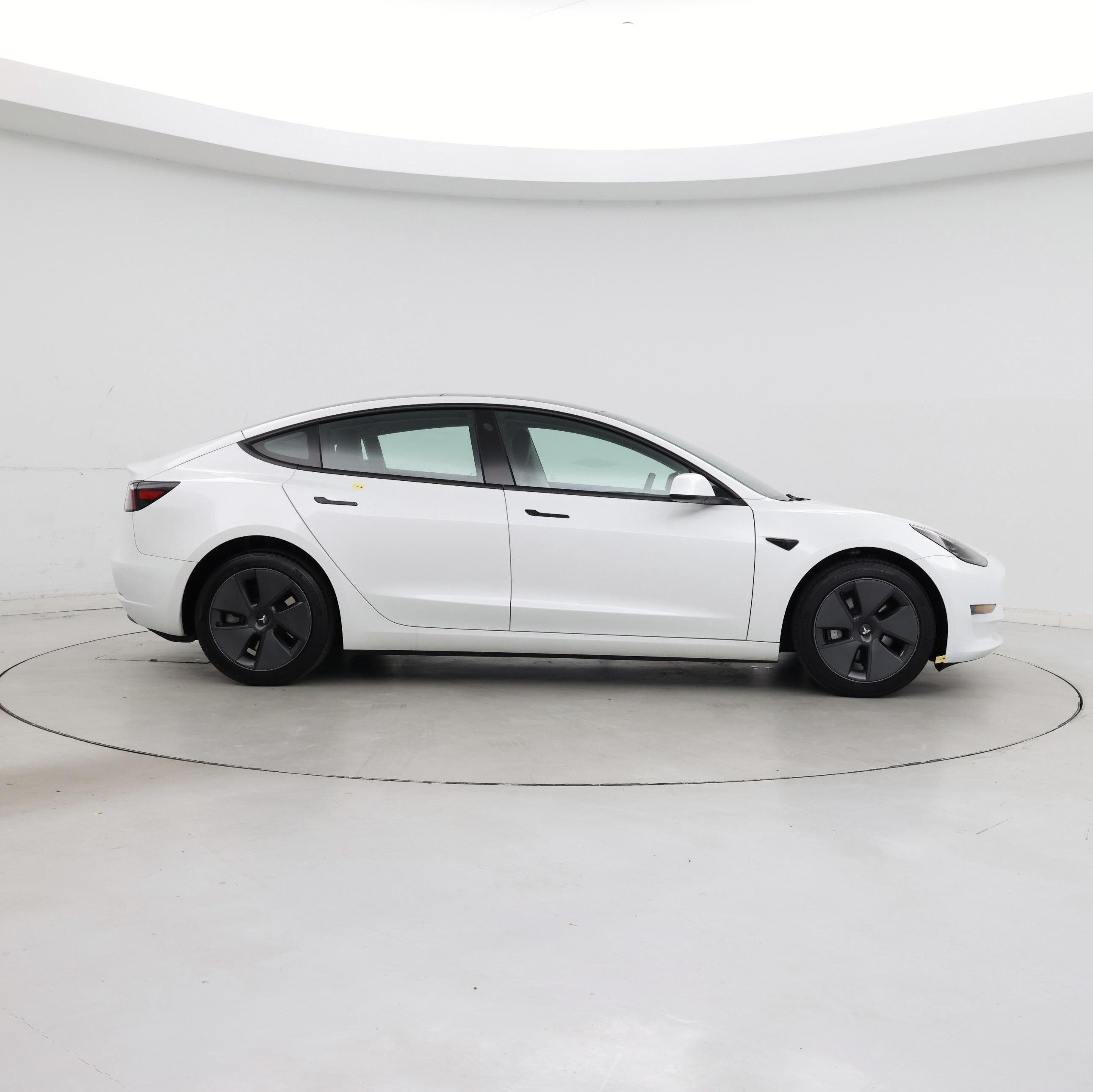 Thumbnail: 2023 Tesla Model 3 - 7