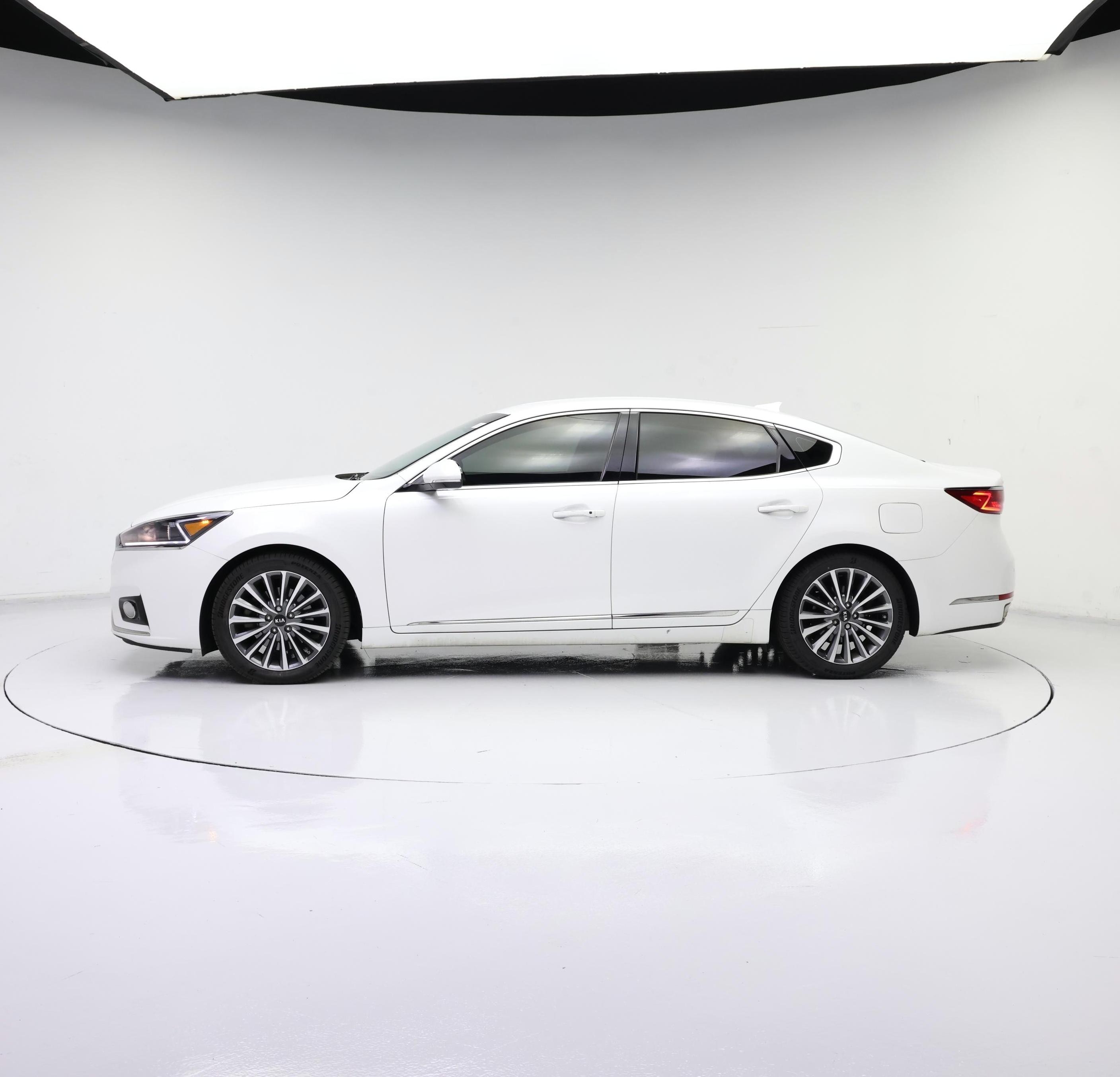 Thumbnail: 2017 Kia Cadenza - 3