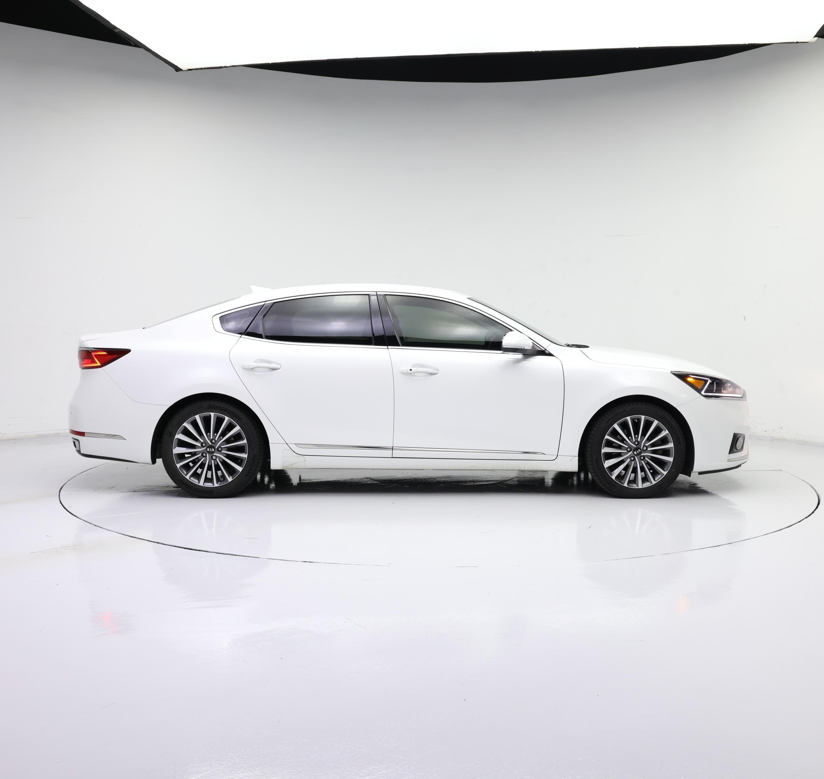 Thumbnail: 2017 Kia Cadenza - 7