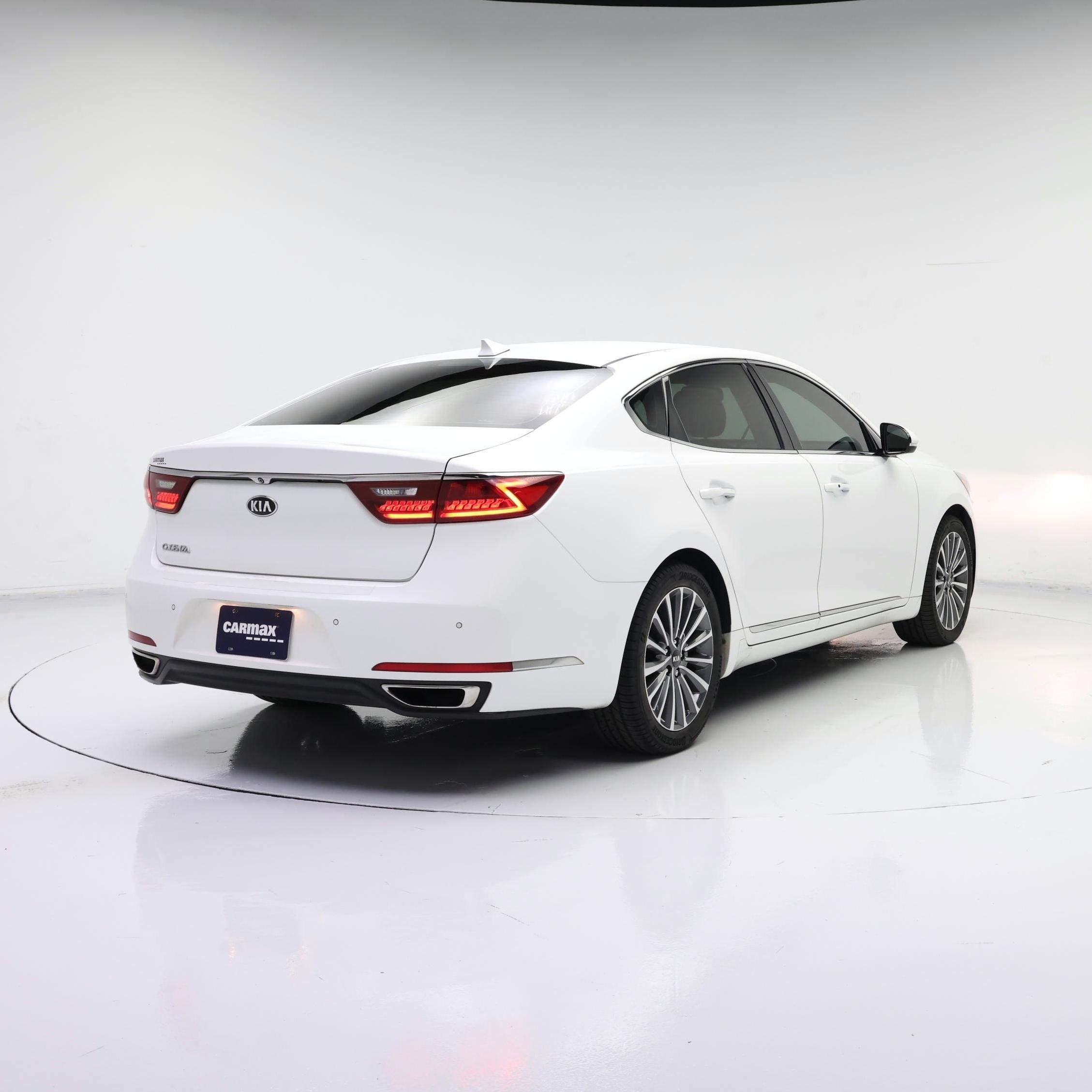 Thumbnail: 2017 Kia Cadenza - 8